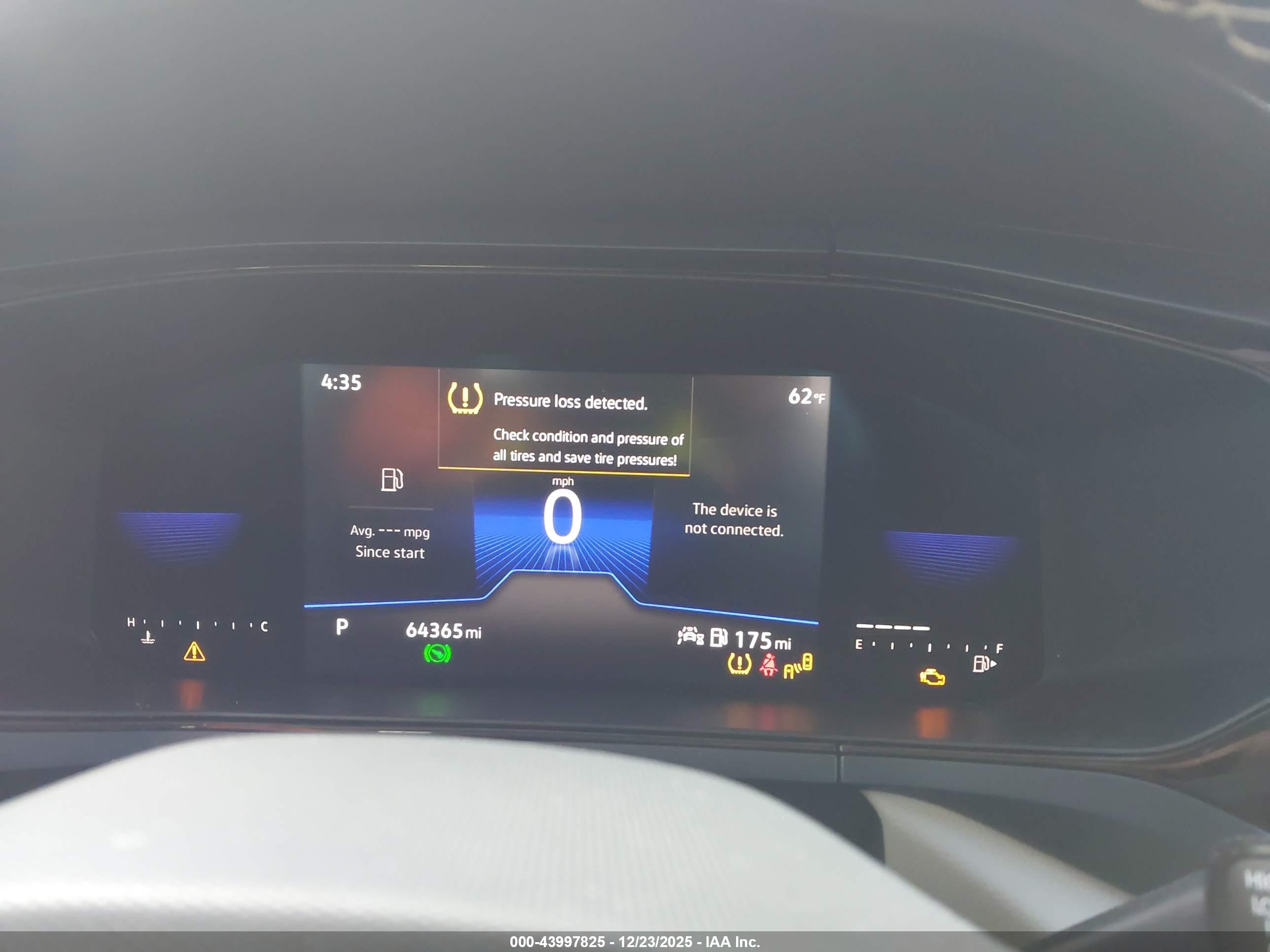 VOLKSWAGEN TAOS image 7