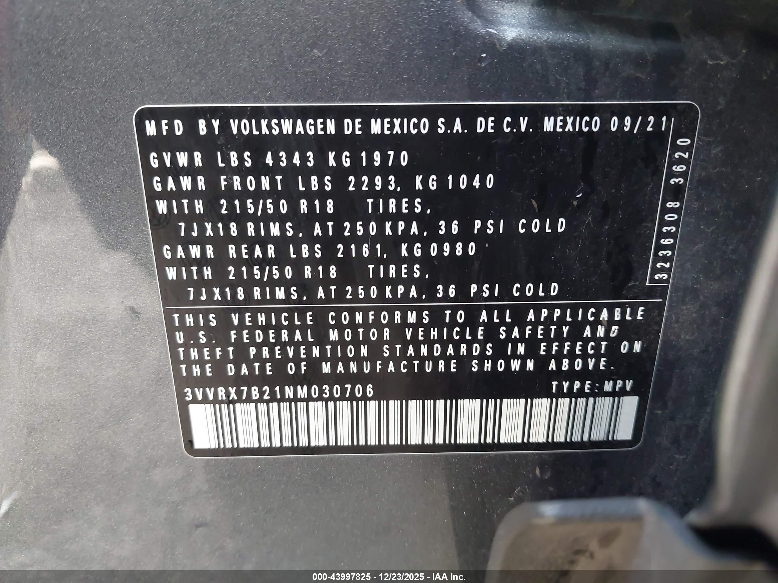 VOLKSWAGEN TAOS image 9
