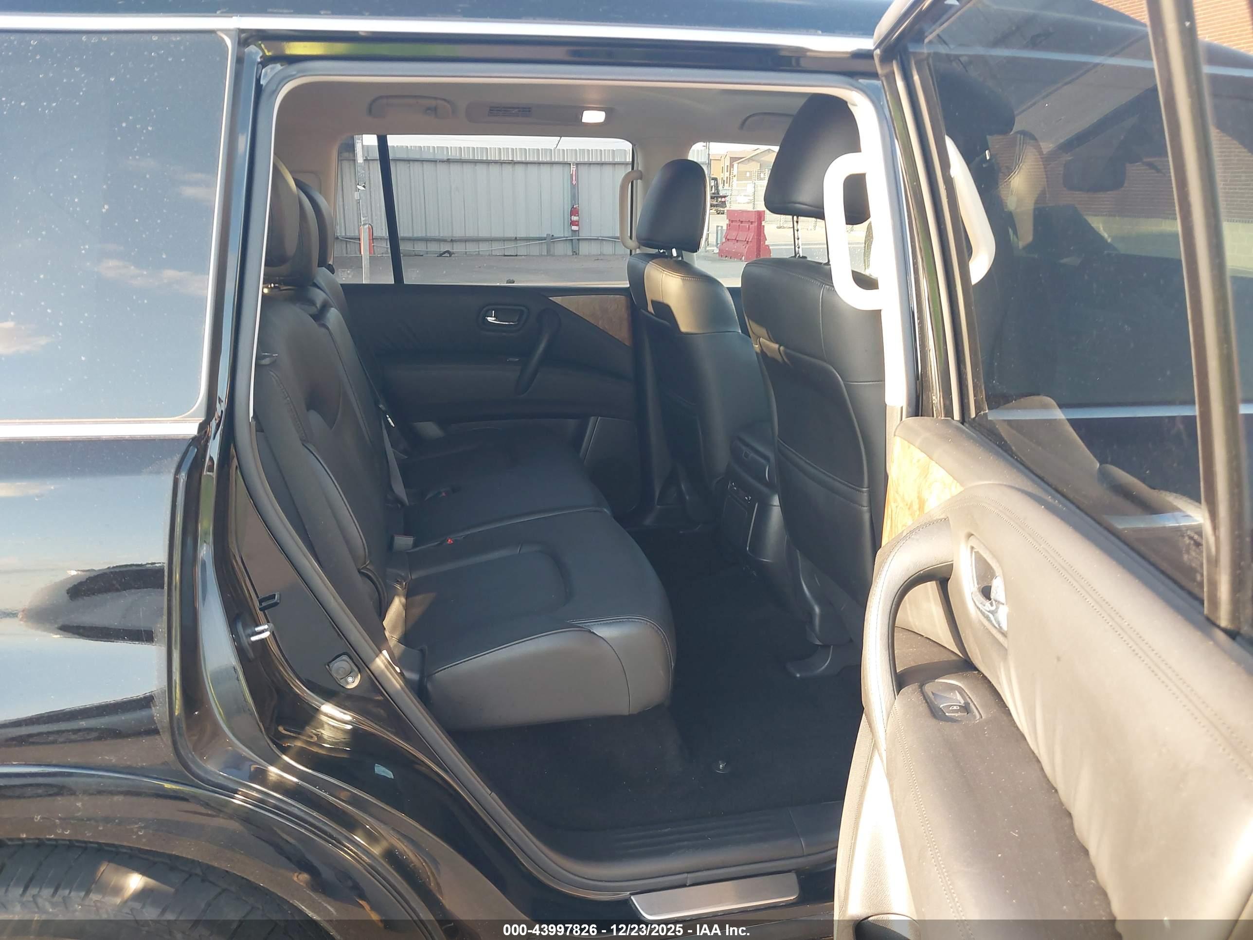 NISSAN ARMADA image 8