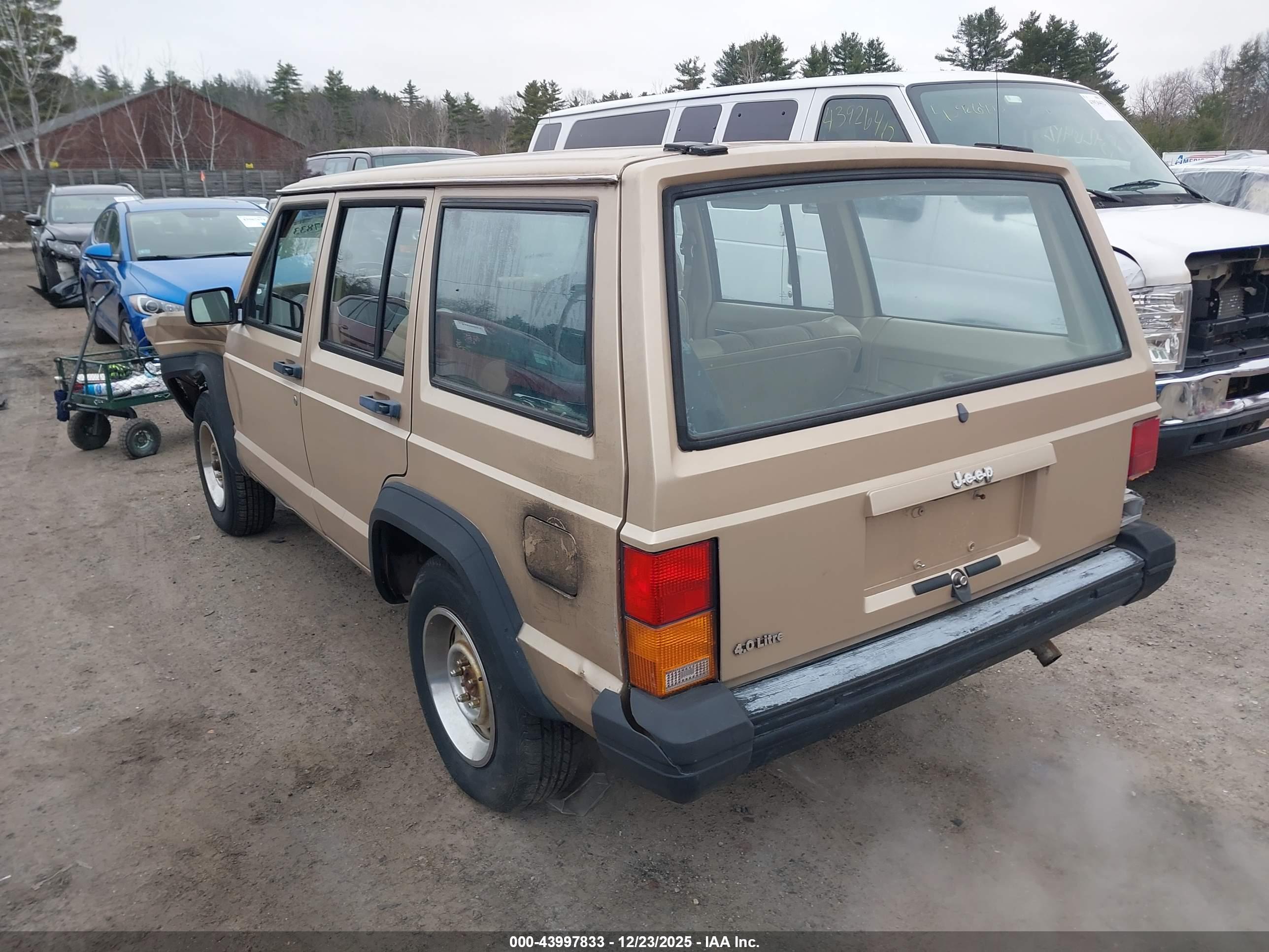 JEEP CHEROKEE image 3