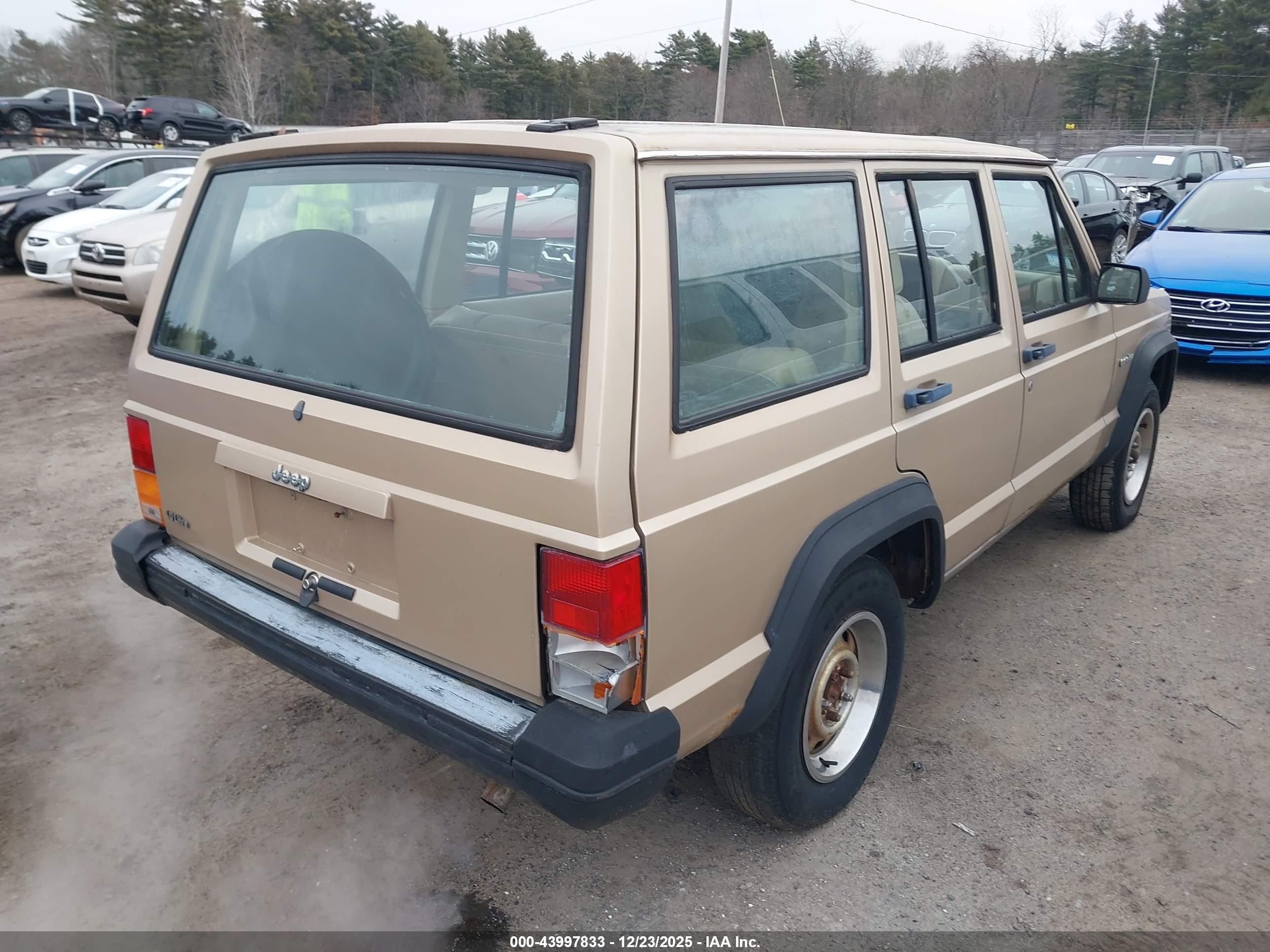 JEEP CHEROKEE image 4