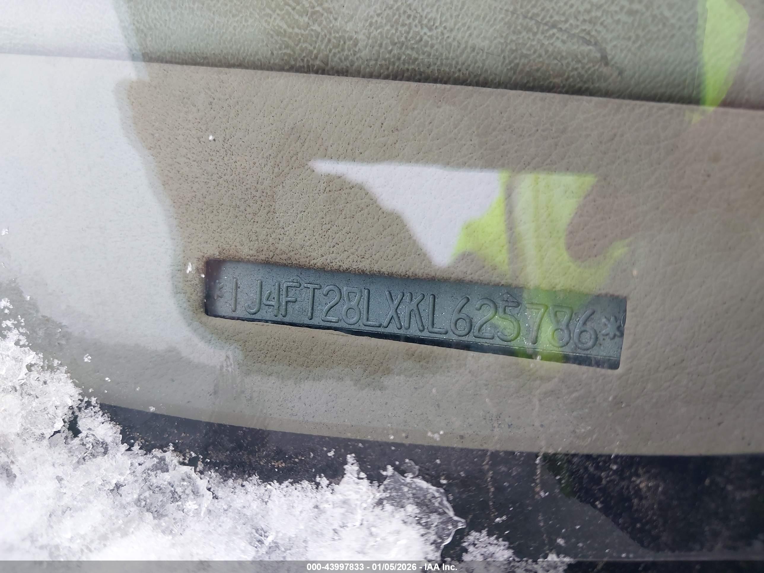 JEEP CHEROKEE image 9
