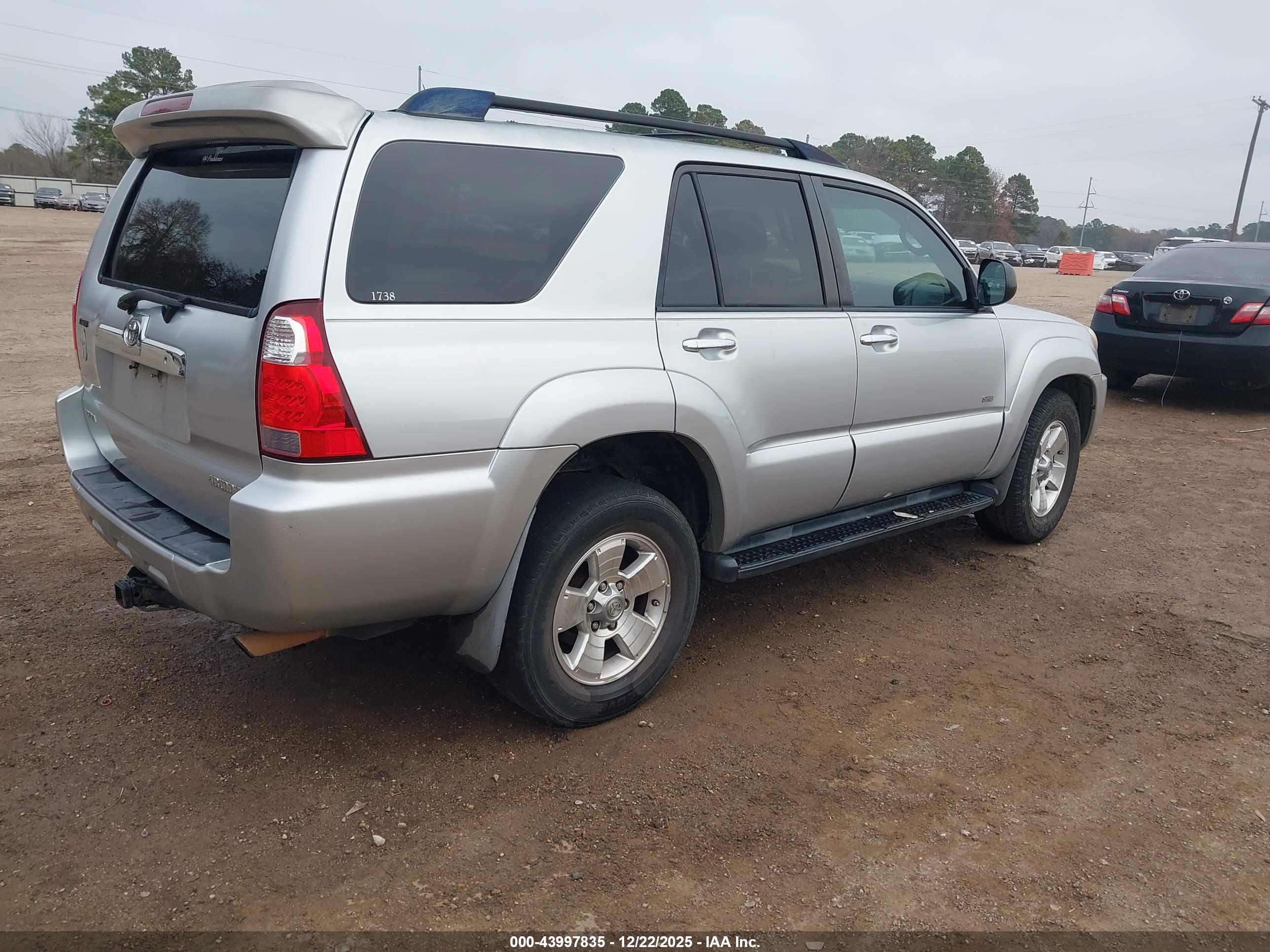 TOYOTA 4RUNNER image 4
