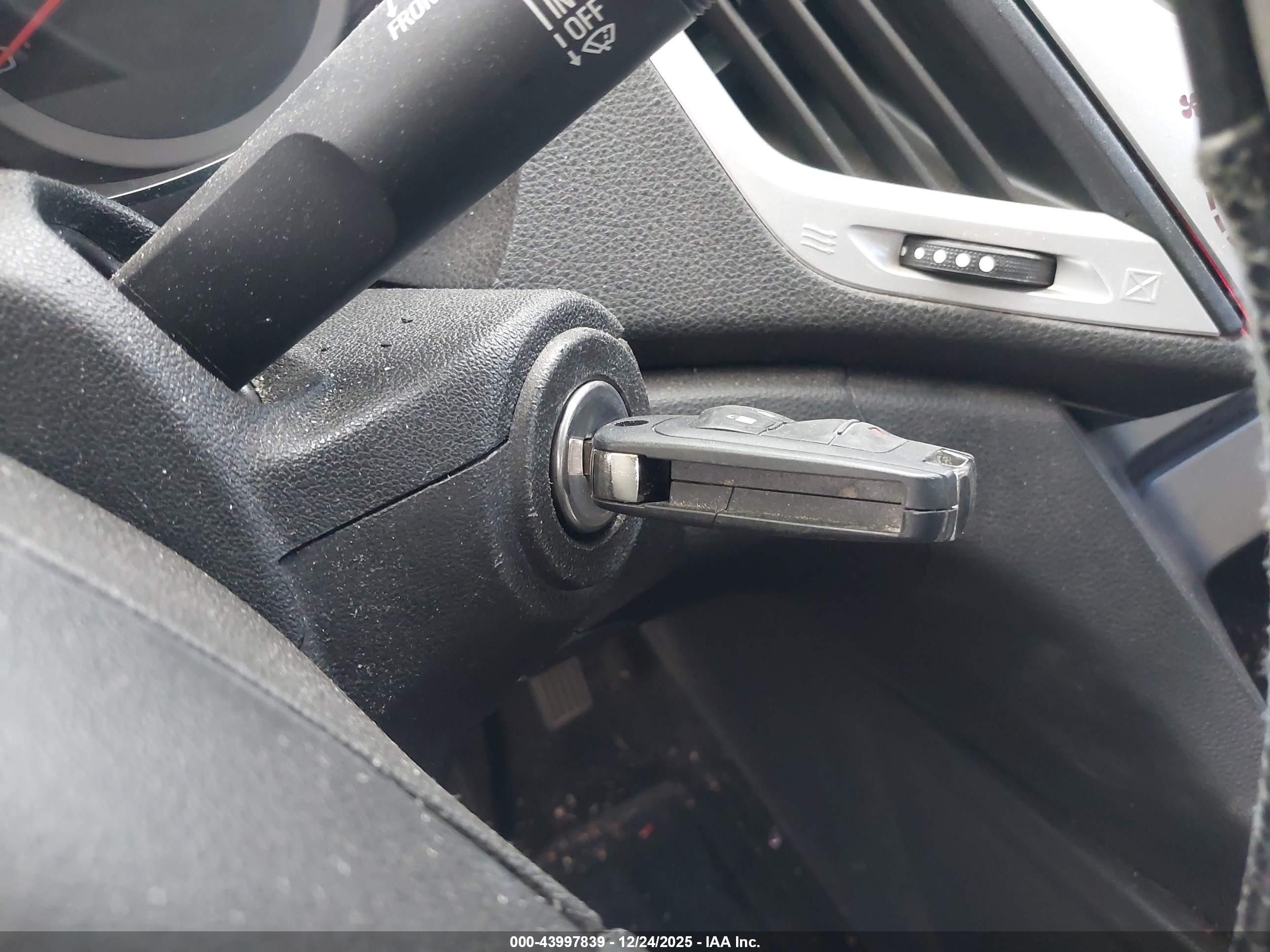 GMC TERRAIN image 11