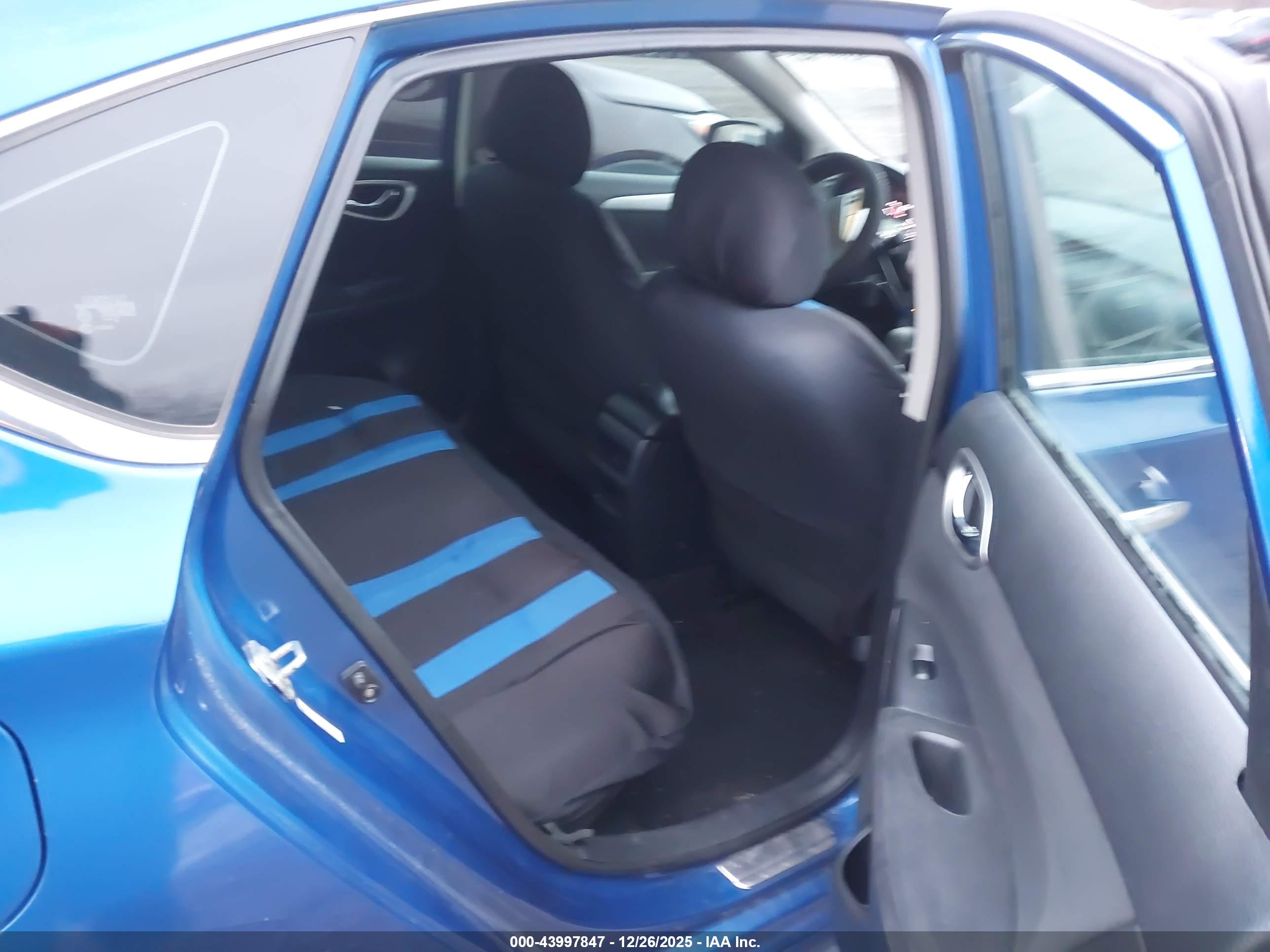 NISSAN SENTRA image 8