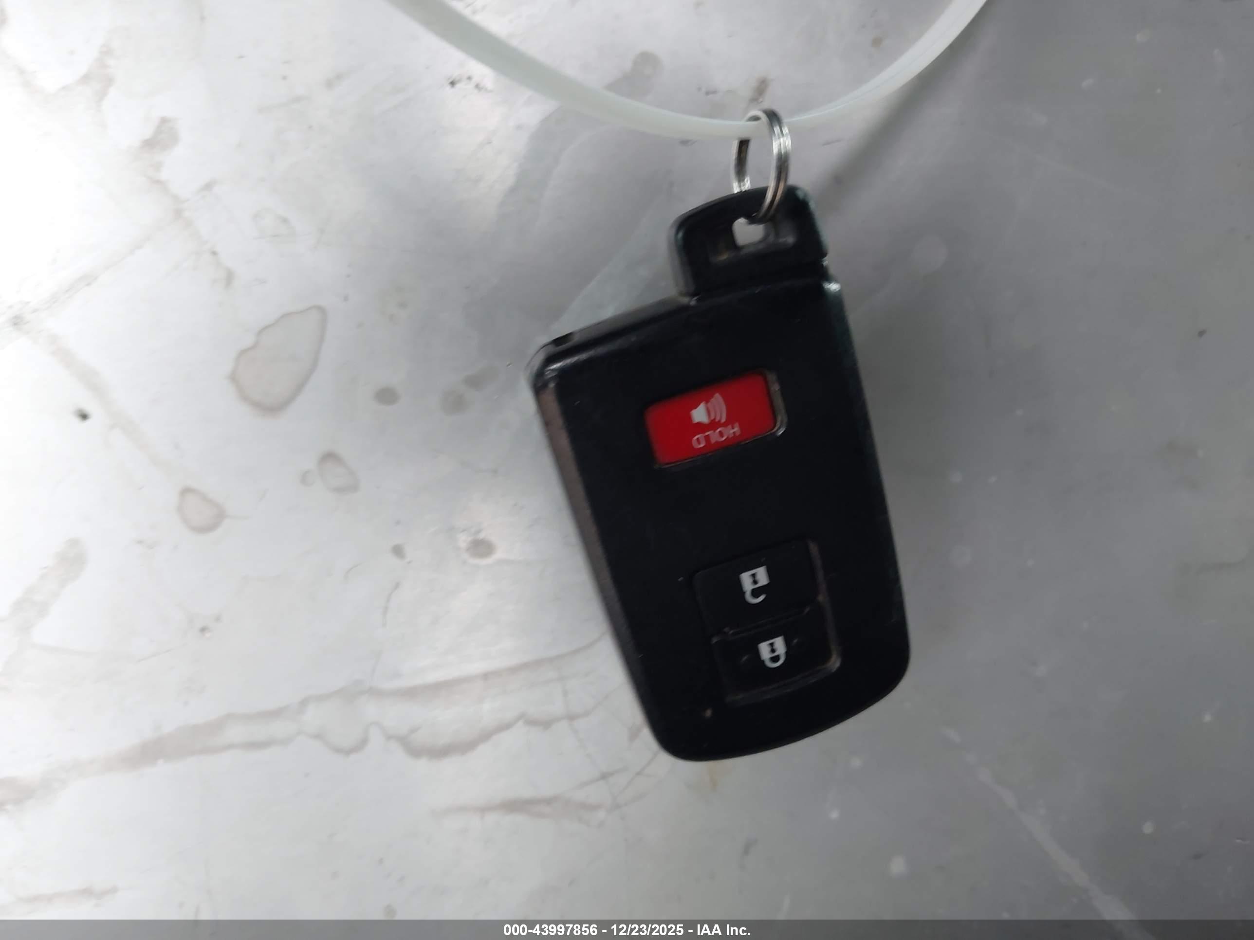 TOYOTA TACOMA image 11