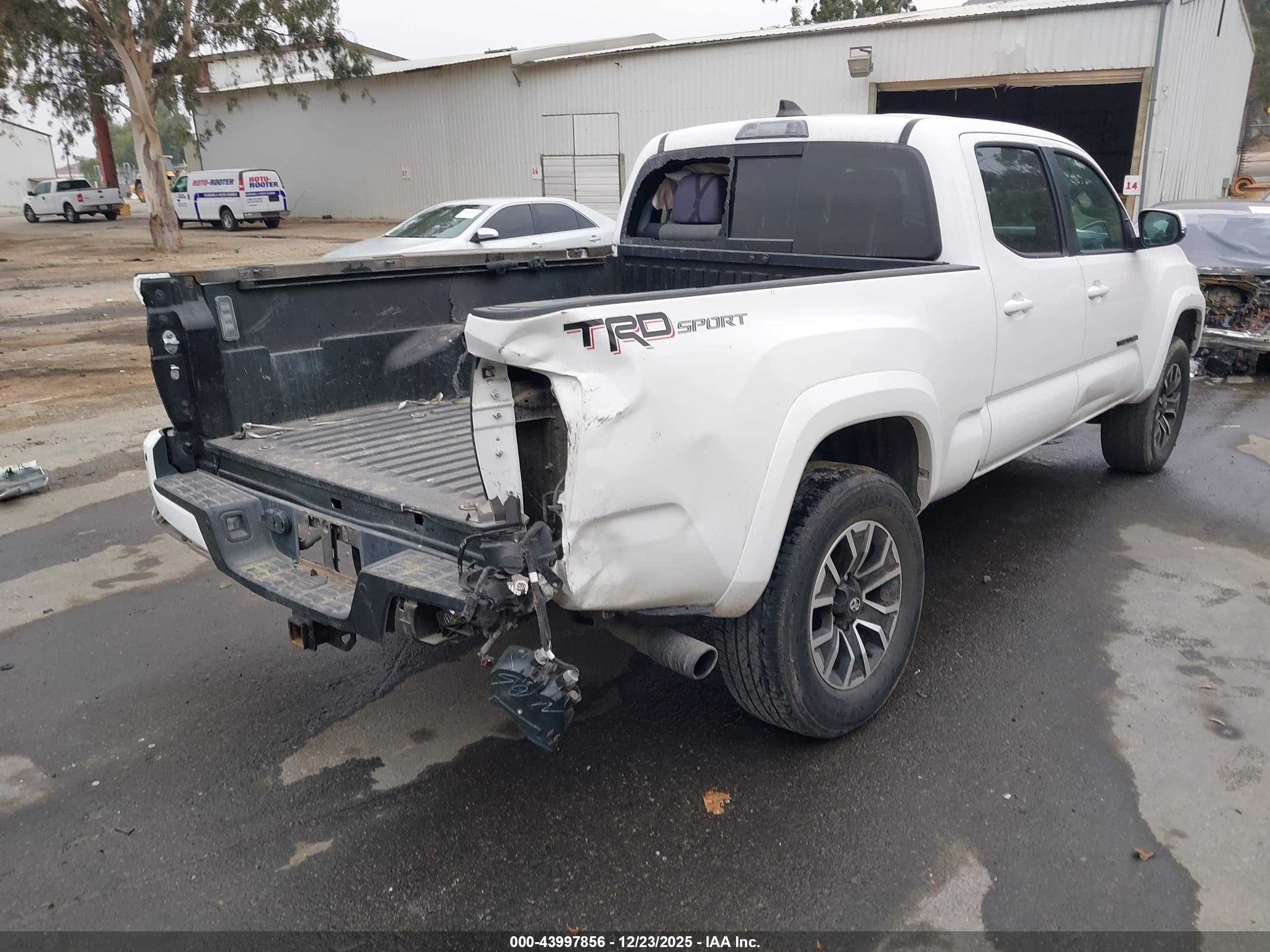 TOYOTA TACOMA image 4