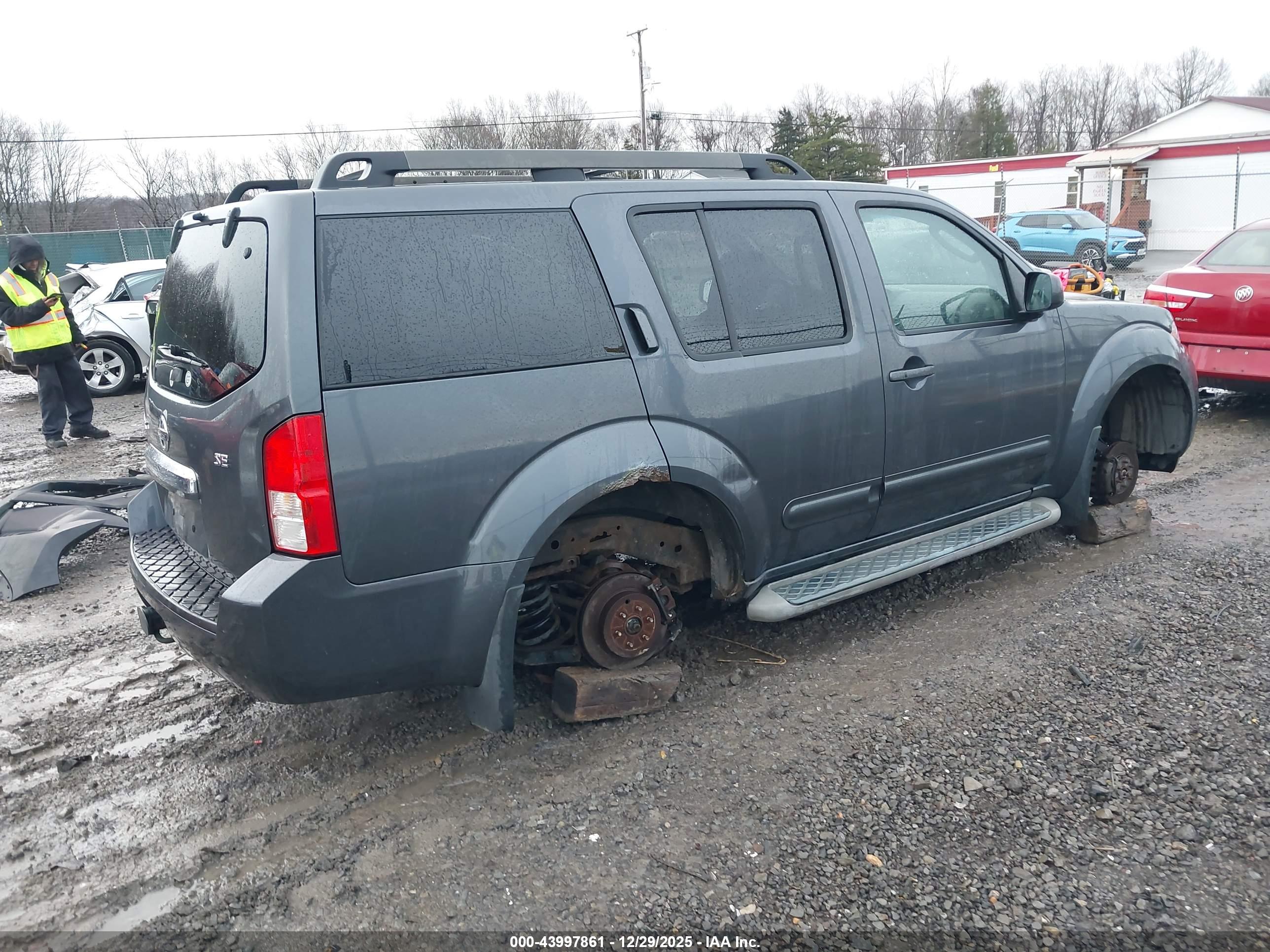 NISSAN PATHFINDER image 4