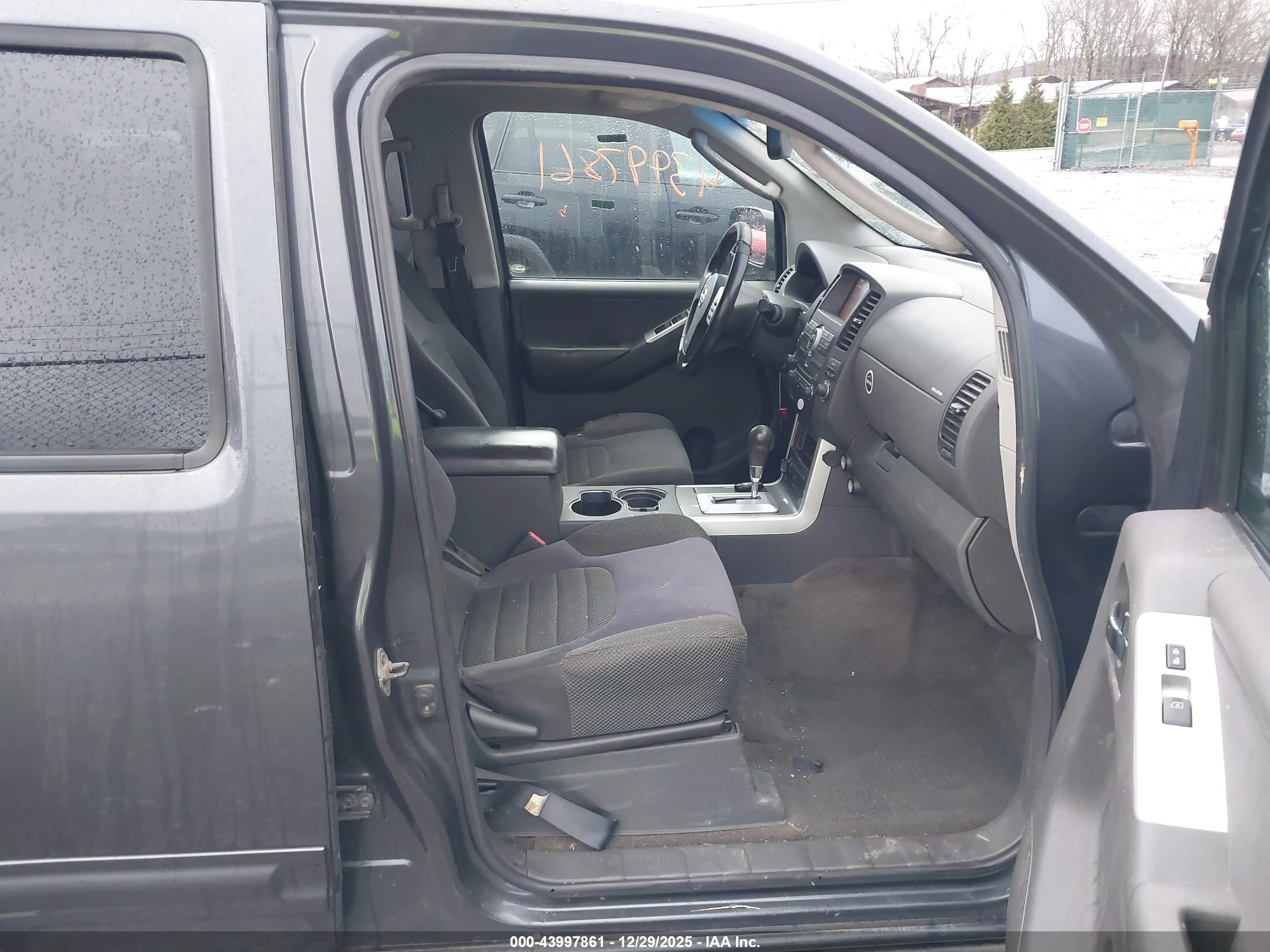 NISSAN PATHFINDER image 5