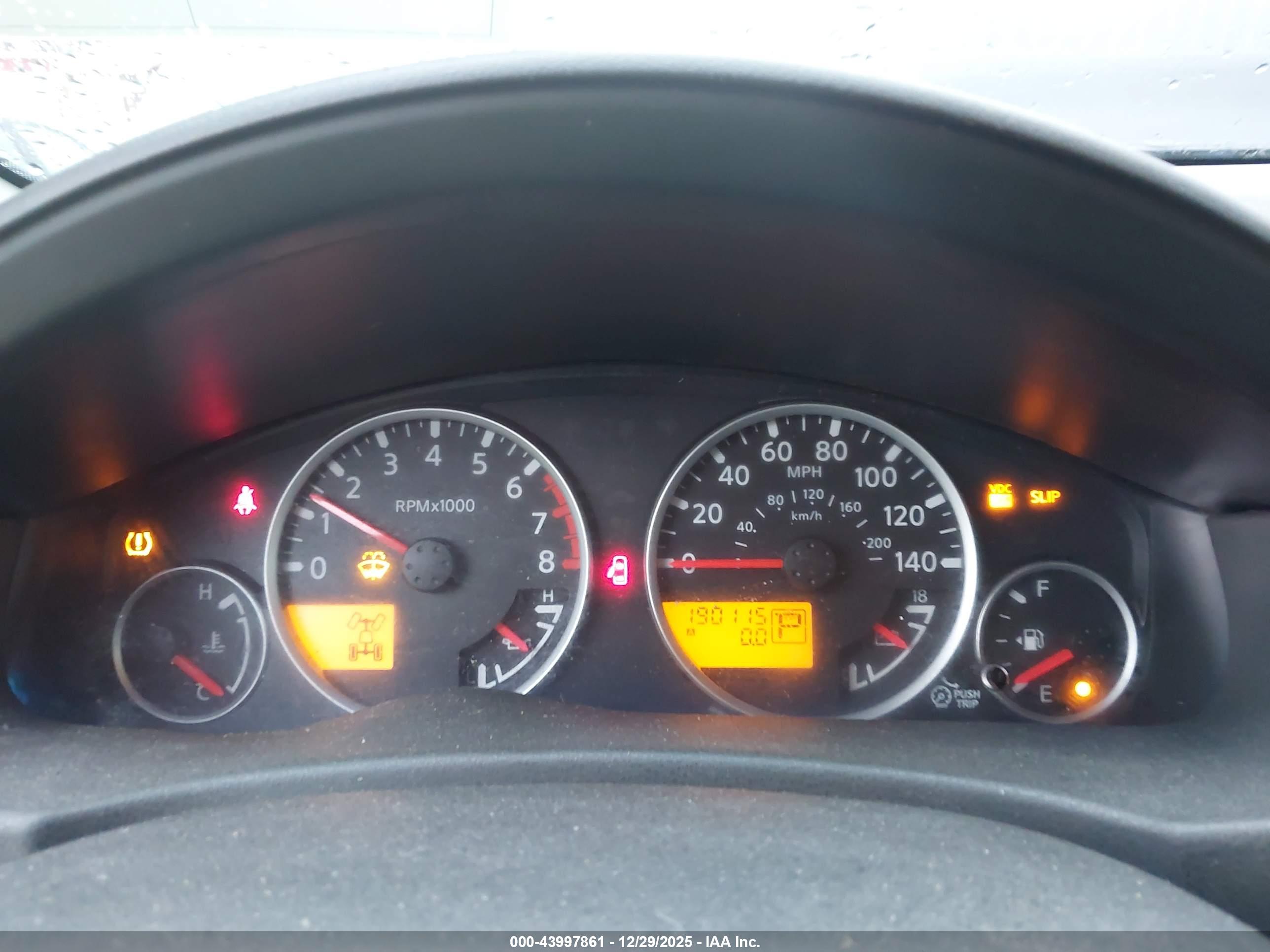 NISSAN PATHFINDER image 7