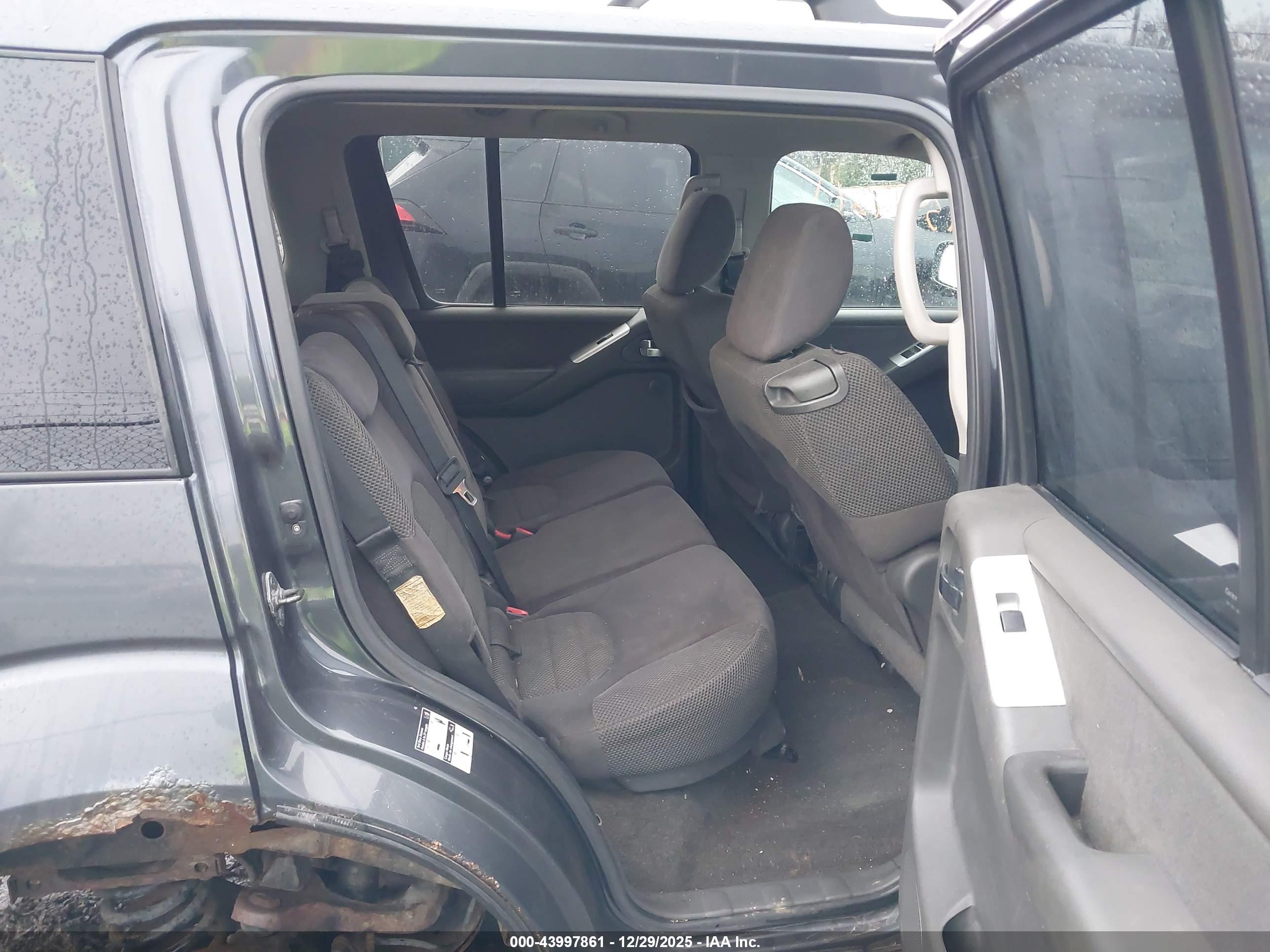 NISSAN PATHFINDER image 8