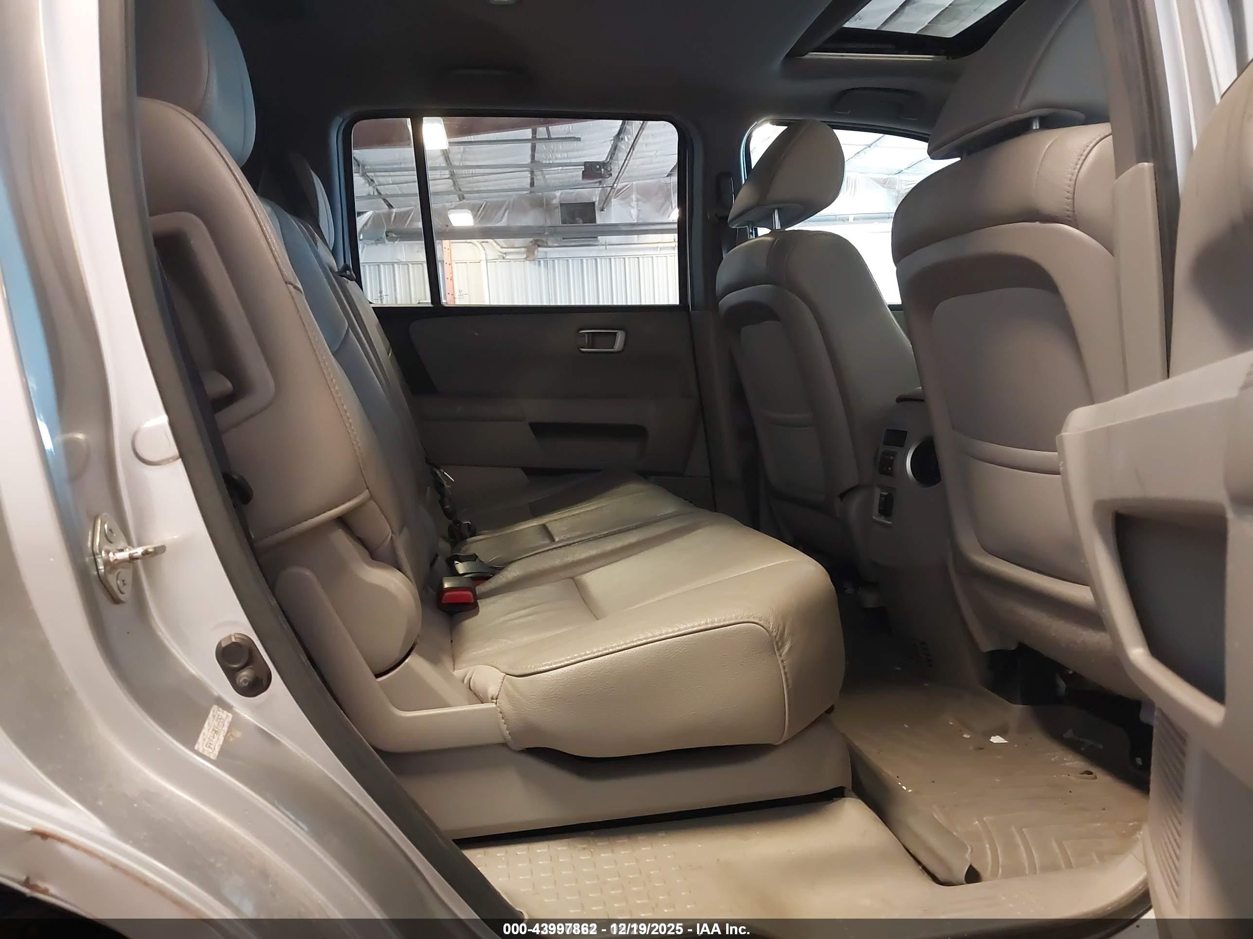HONDA PILOT image 8