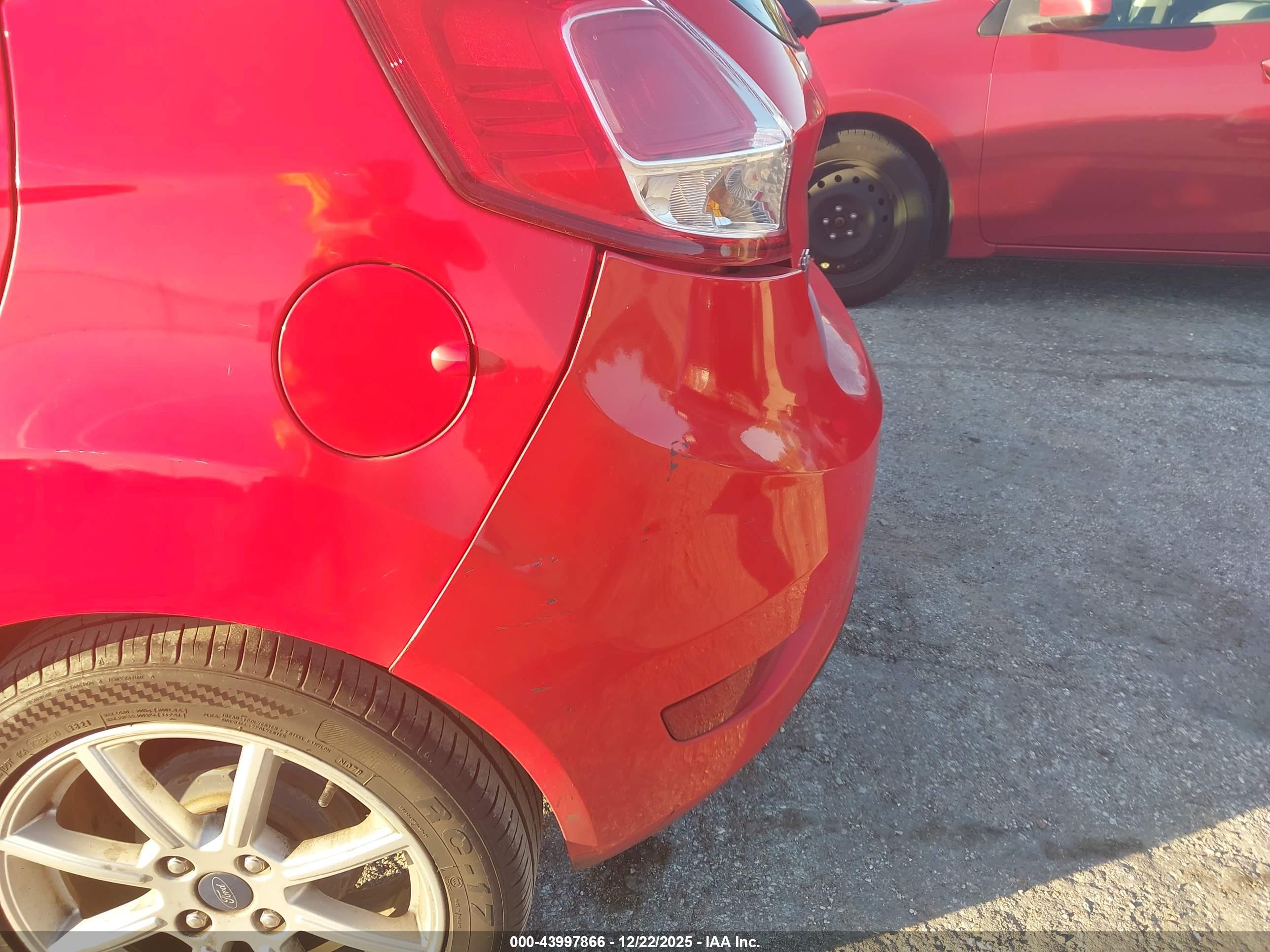 FORD FIESTA image 6
