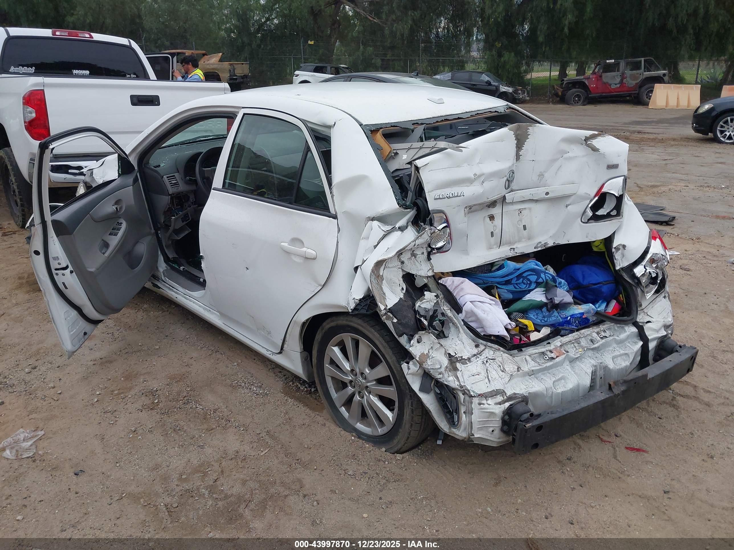 TOYOTA COROLLA image 3