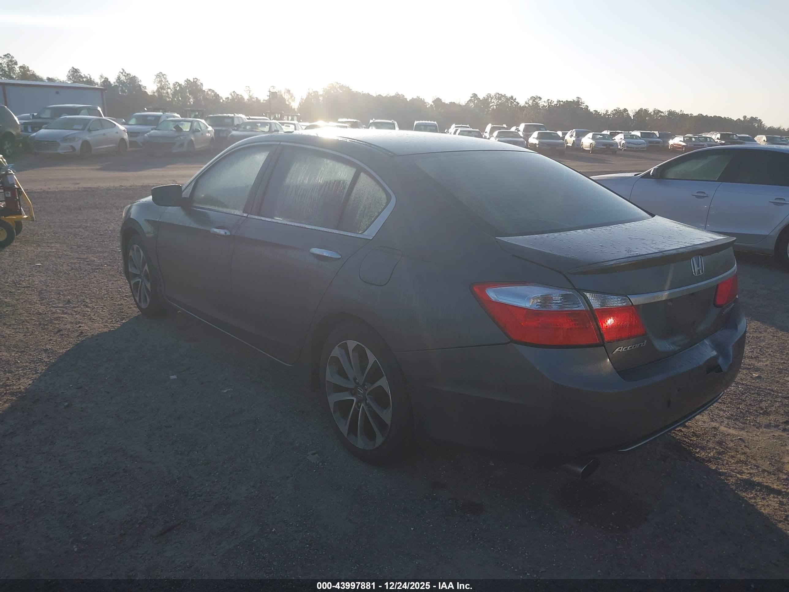HONDA ACCORD image 3