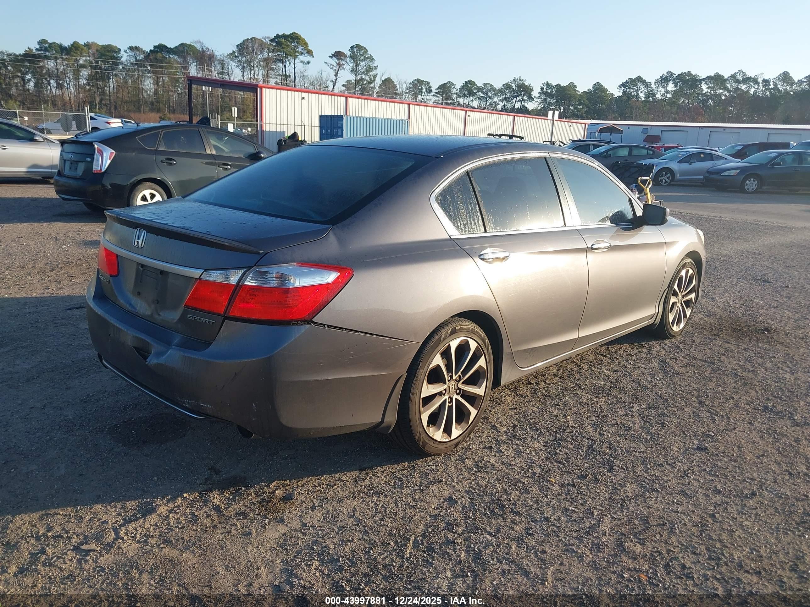 HONDA ACCORD image 4