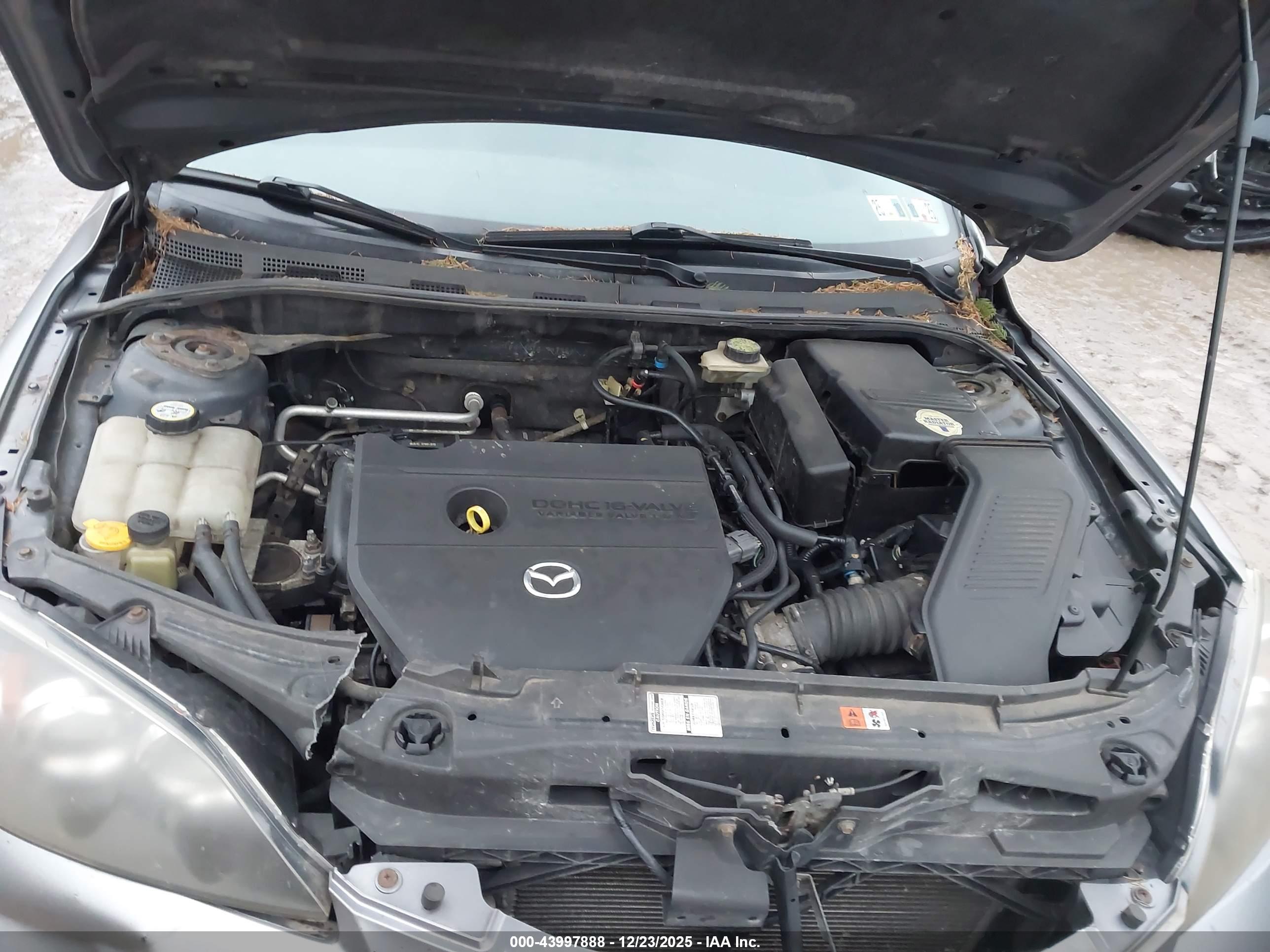 MAZDA MAZDA3 image 10