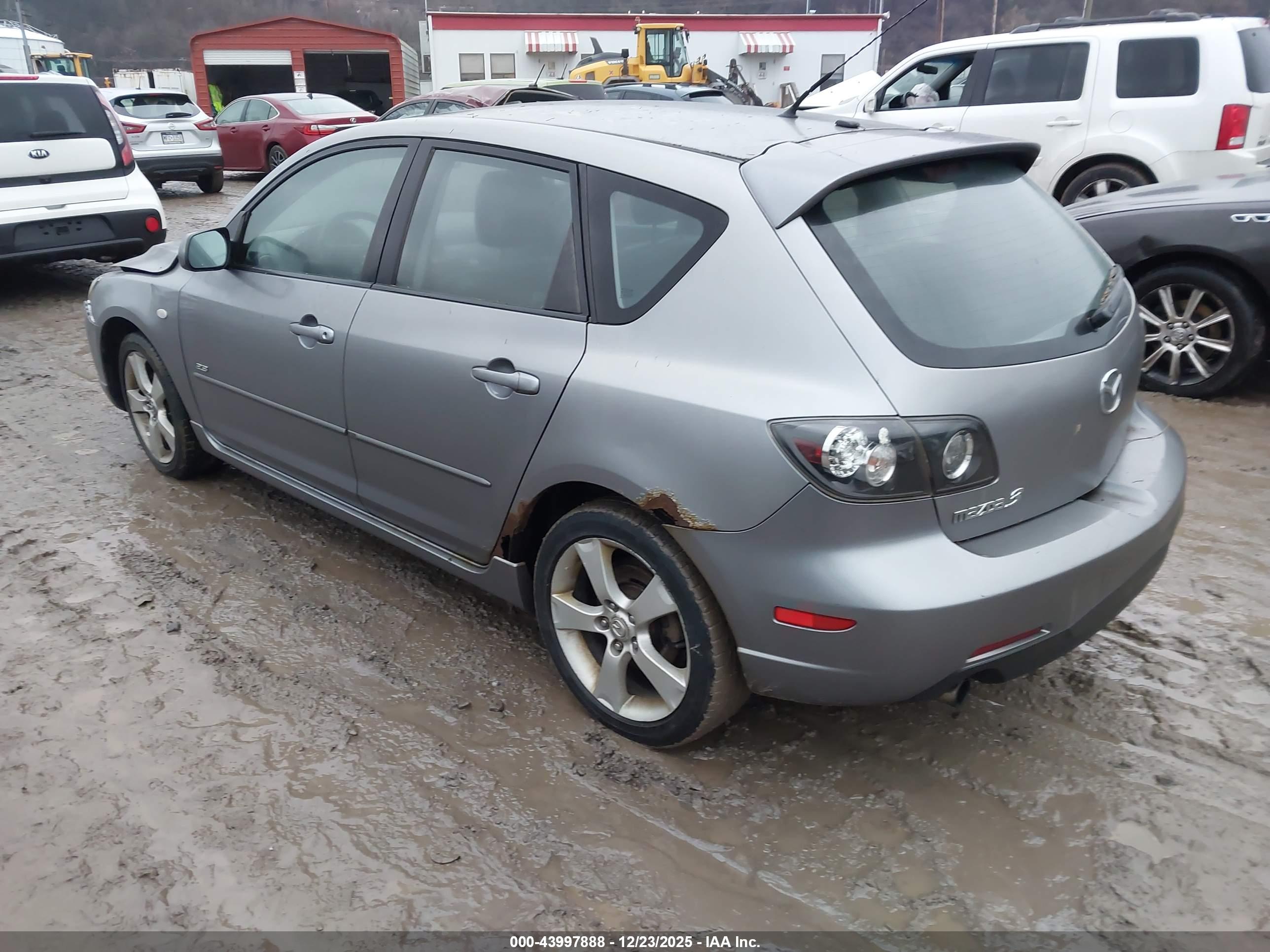 MAZDA MAZDA3 image 3