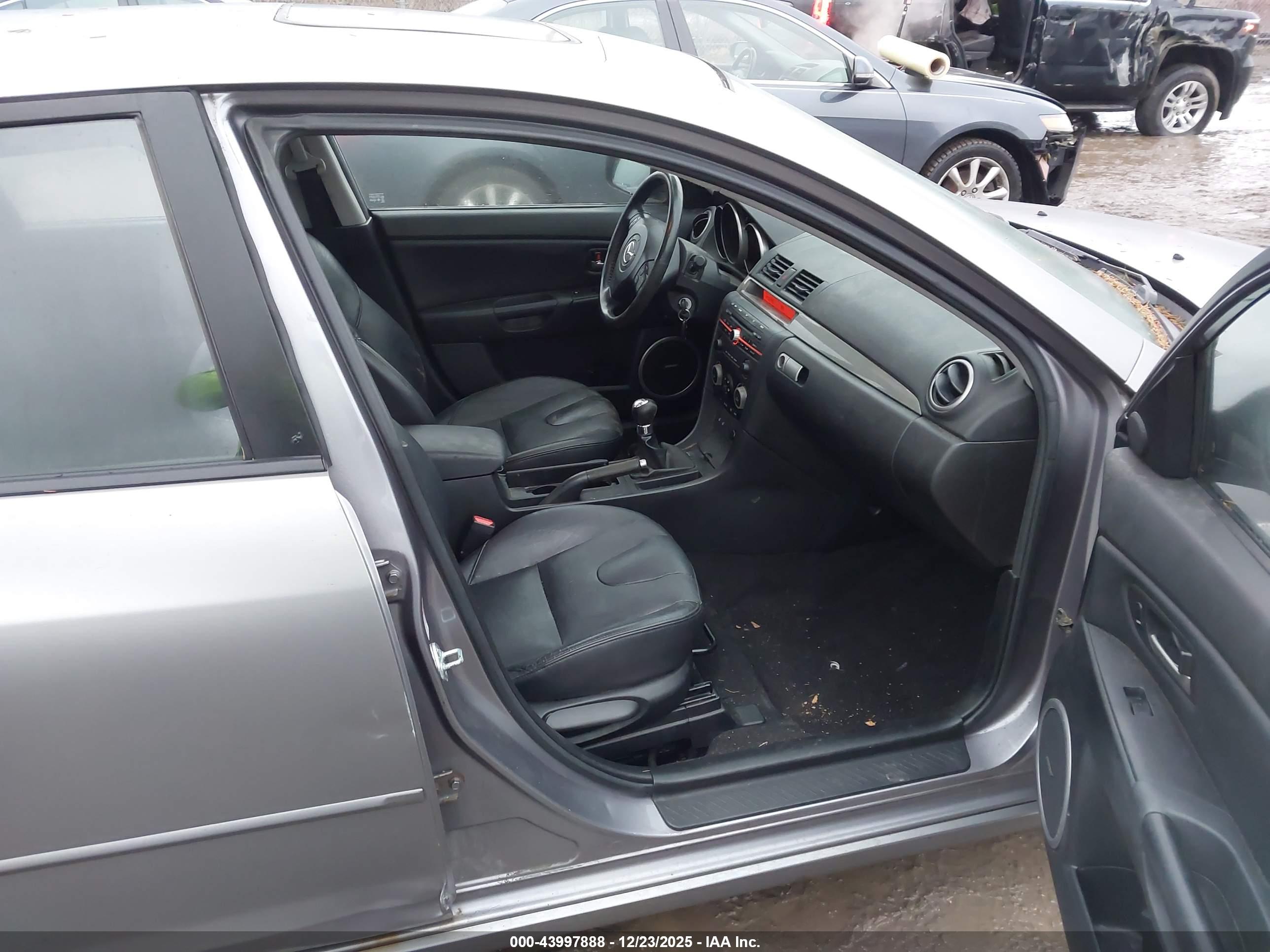 MAZDA MAZDA3 image 5