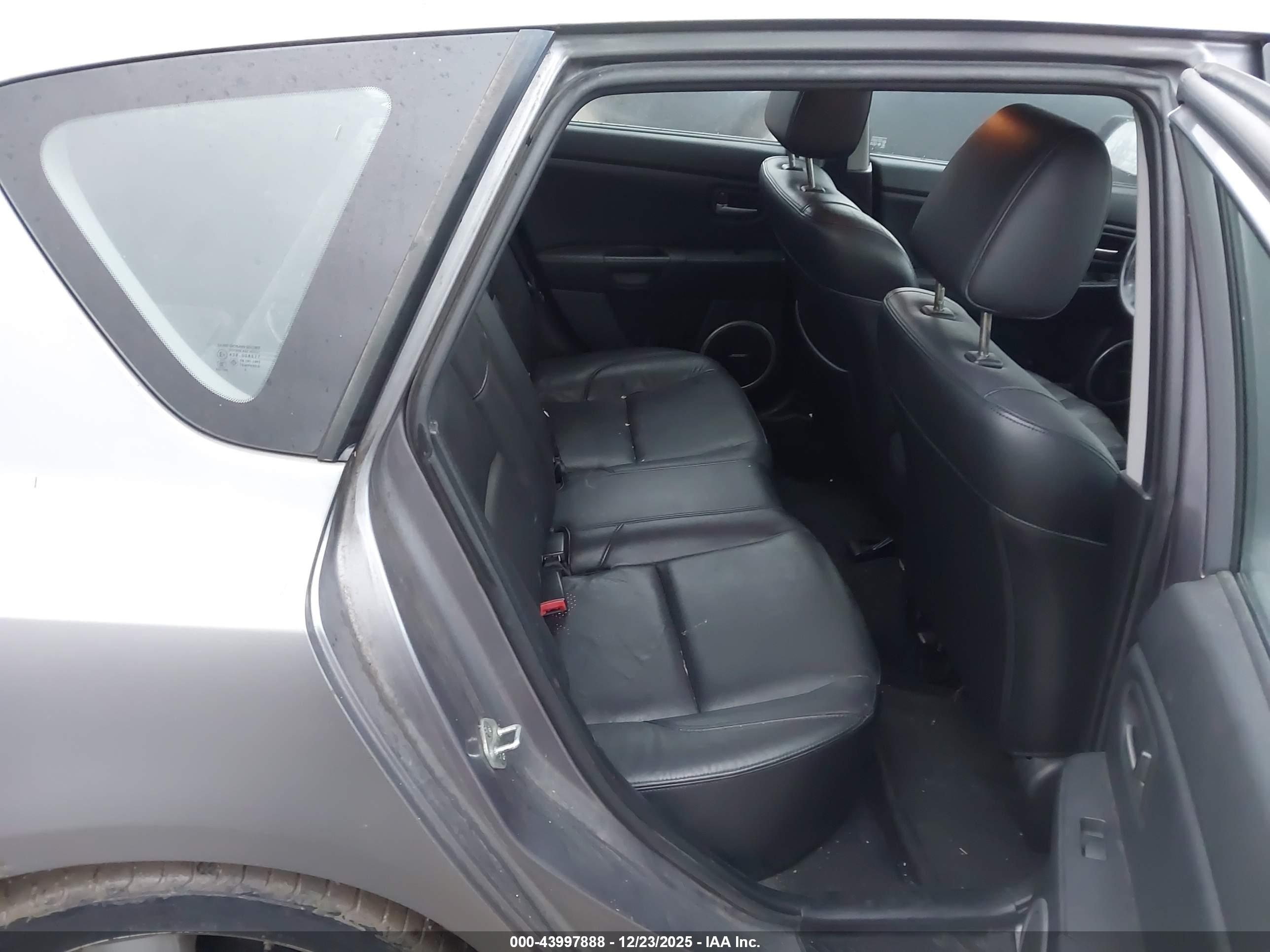 MAZDA MAZDA3 image 8