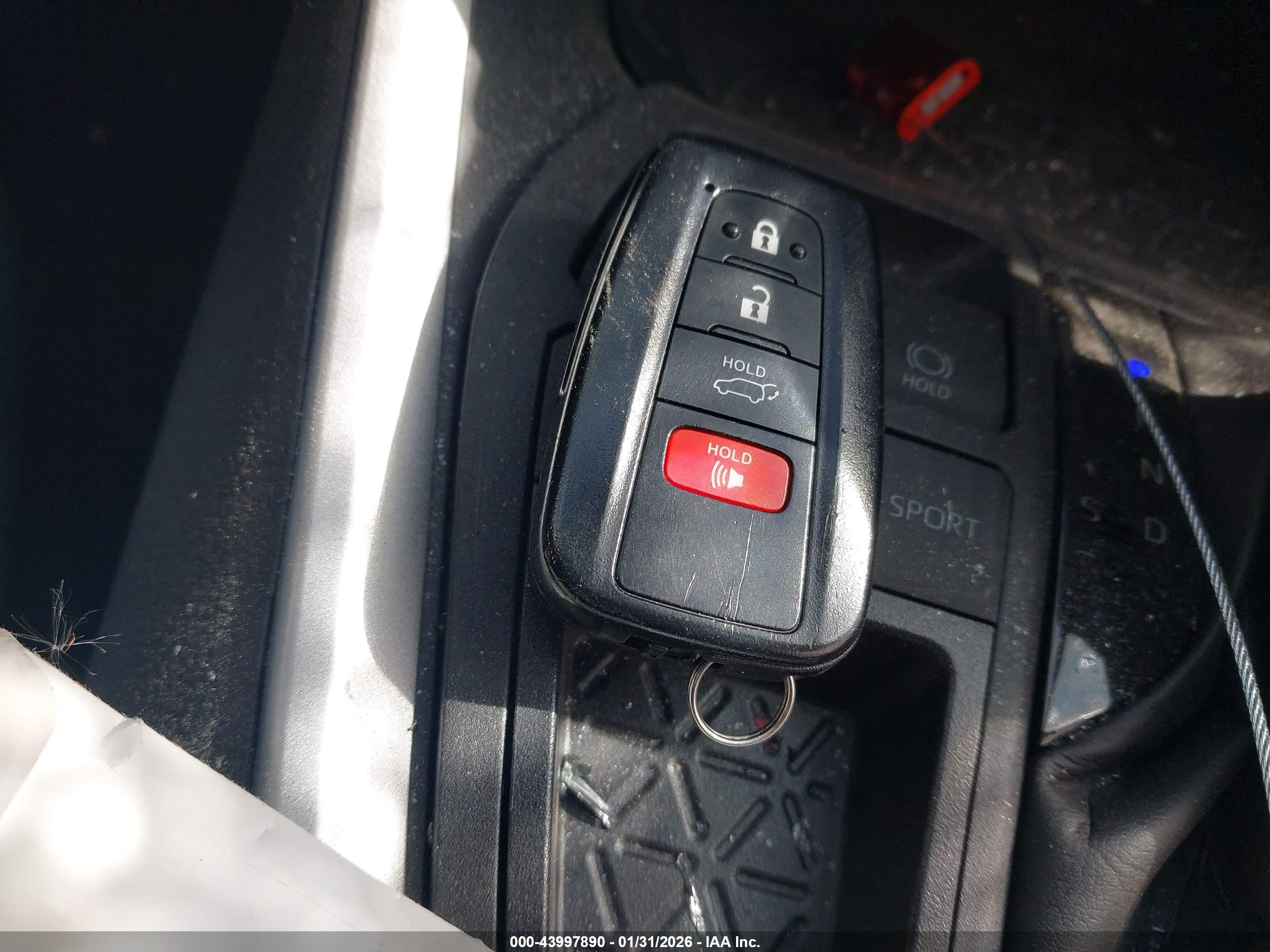 TOYOTA RAV4 image 11