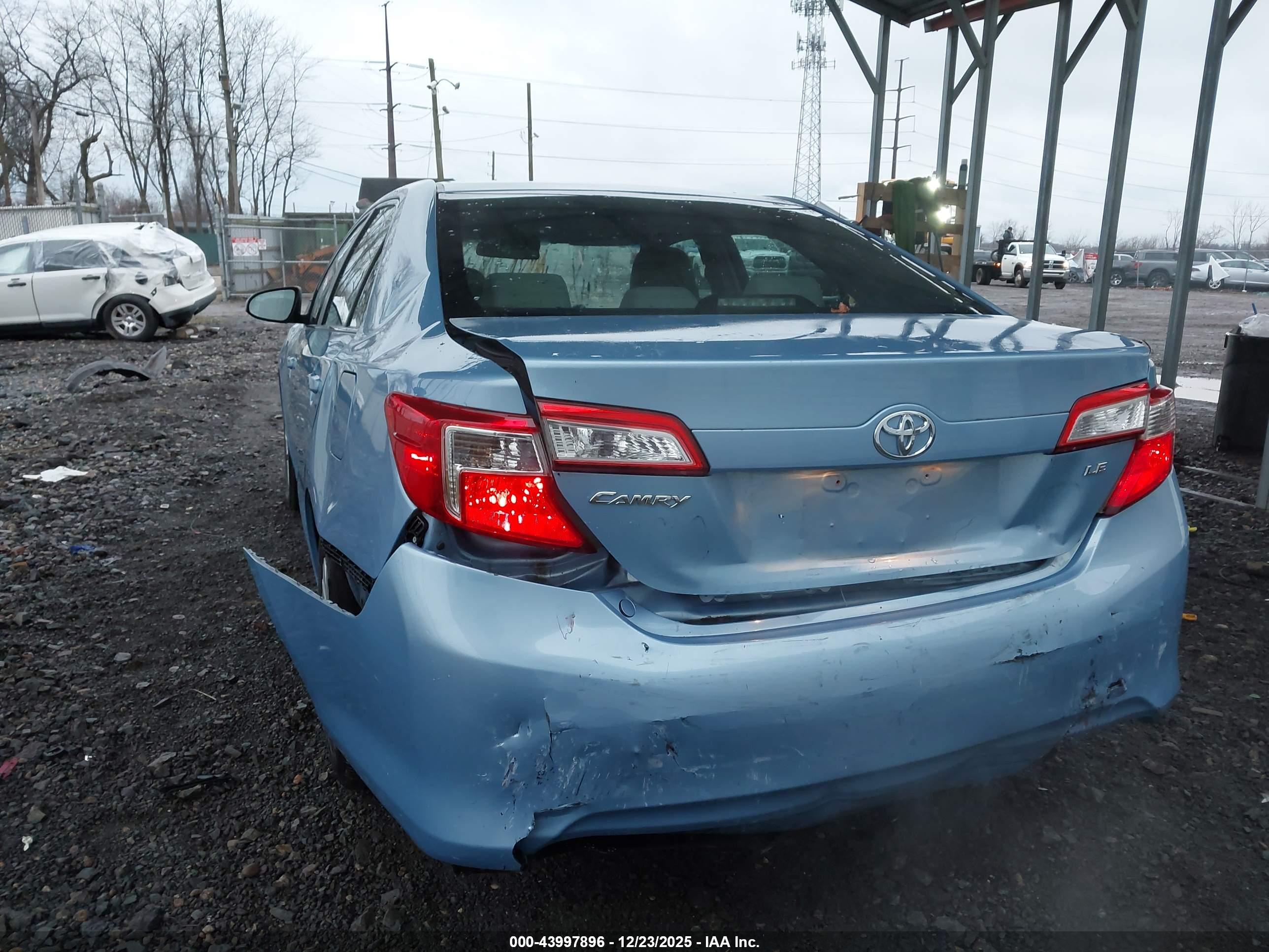TOYOTA CAMRY image 6