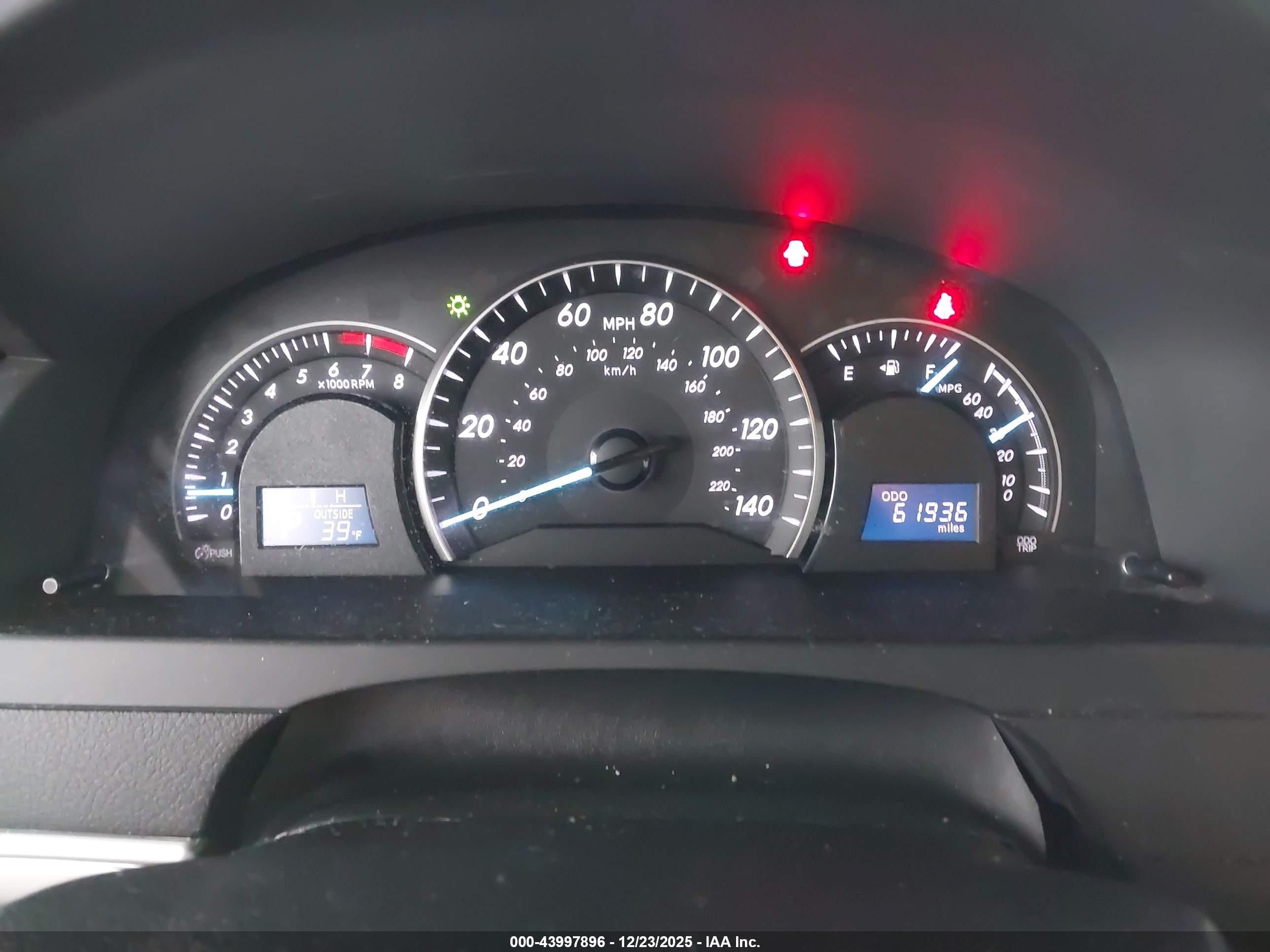 TOYOTA CAMRY image 7