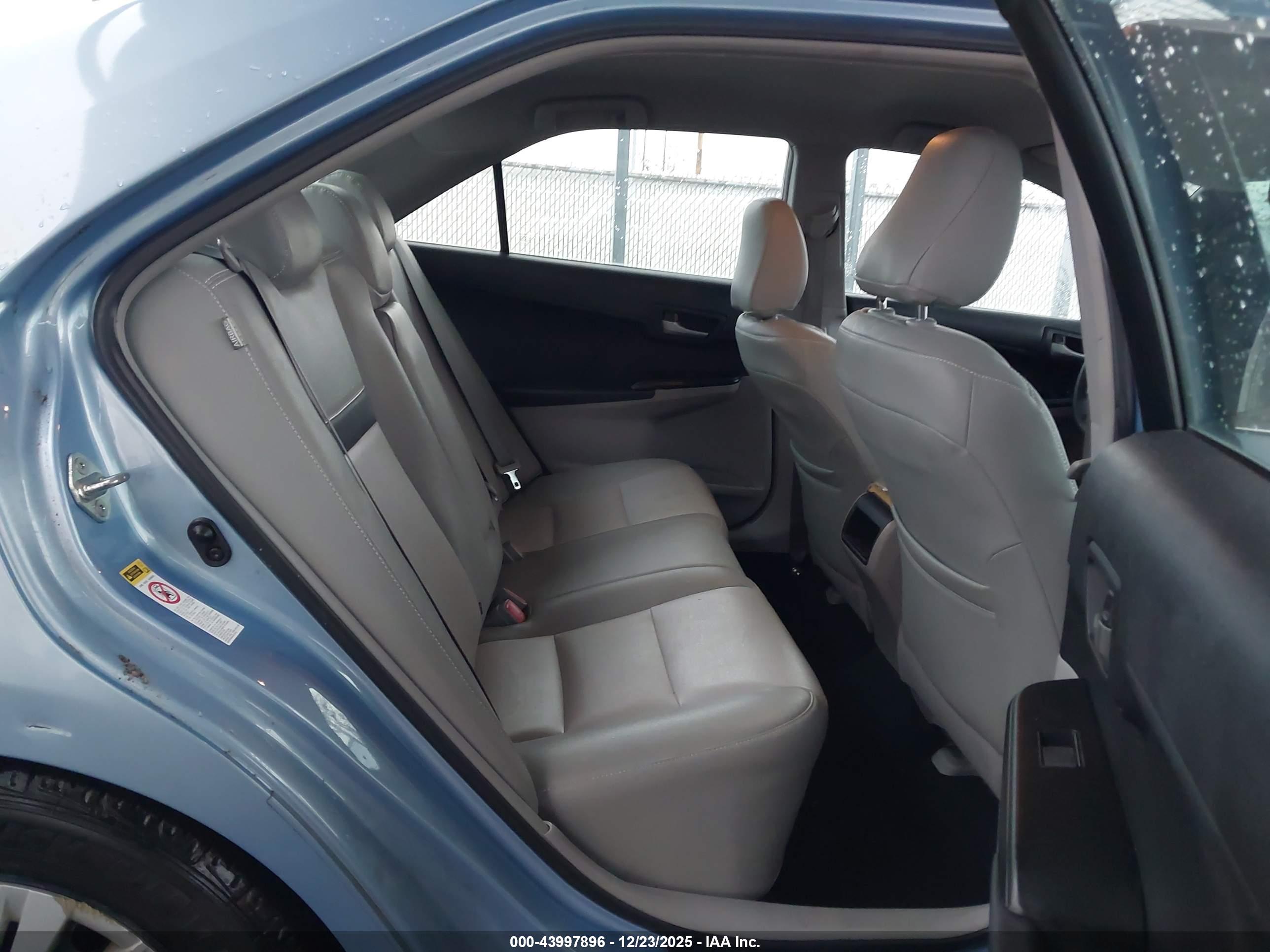 TOYOTA CAMRY image 8