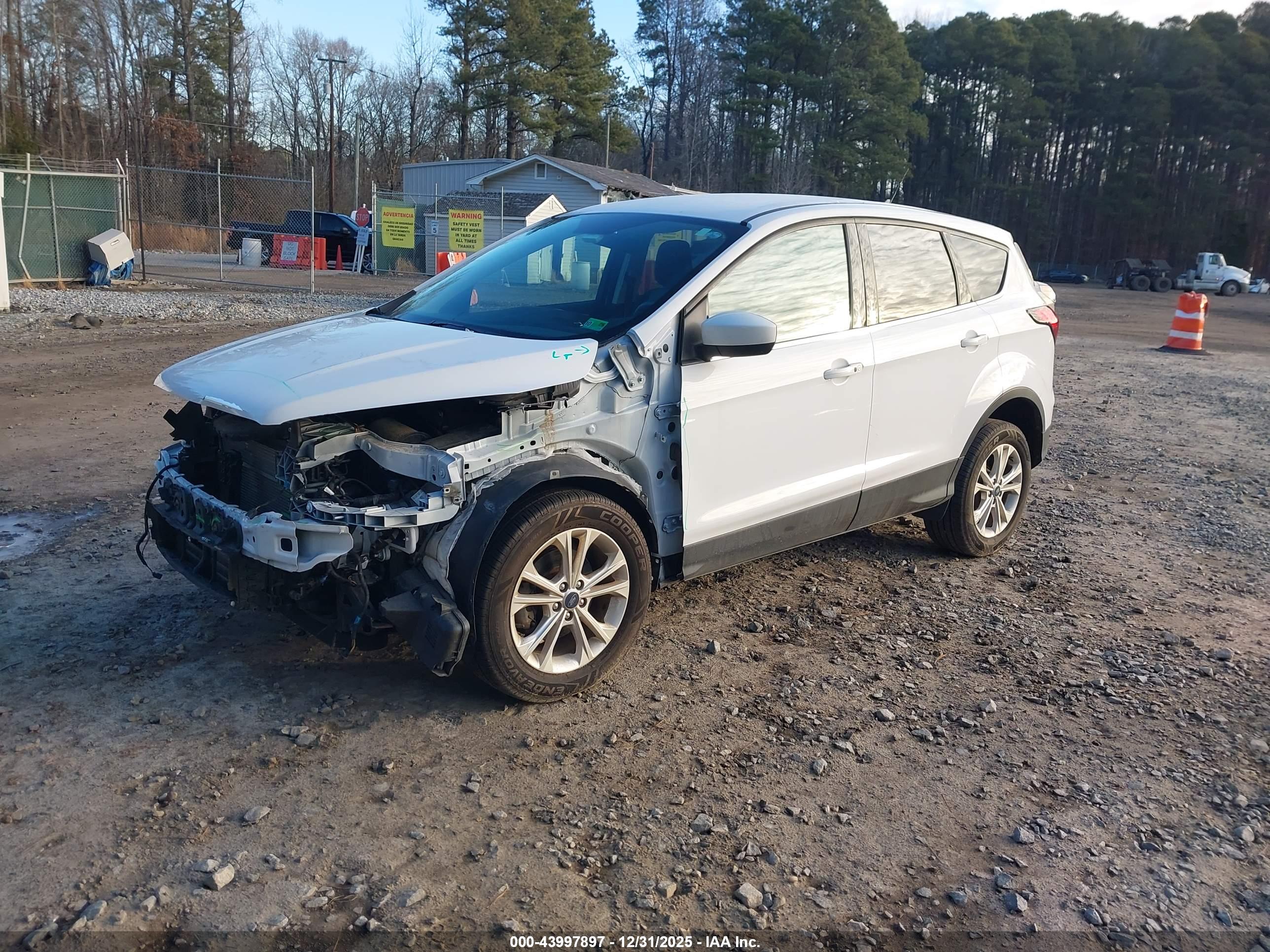 FORD ESCAPE image 2