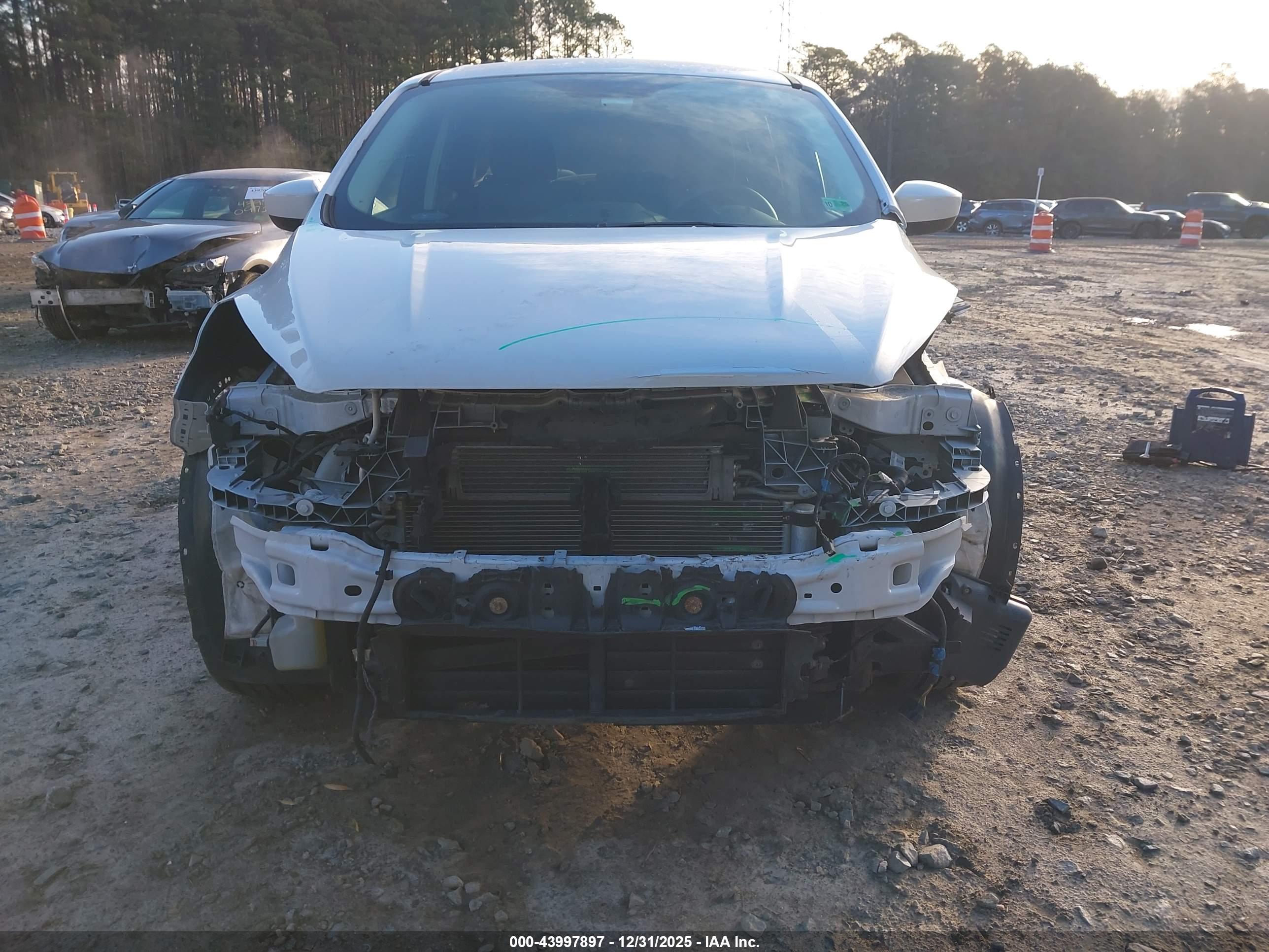 FORD ESCAPE image 6