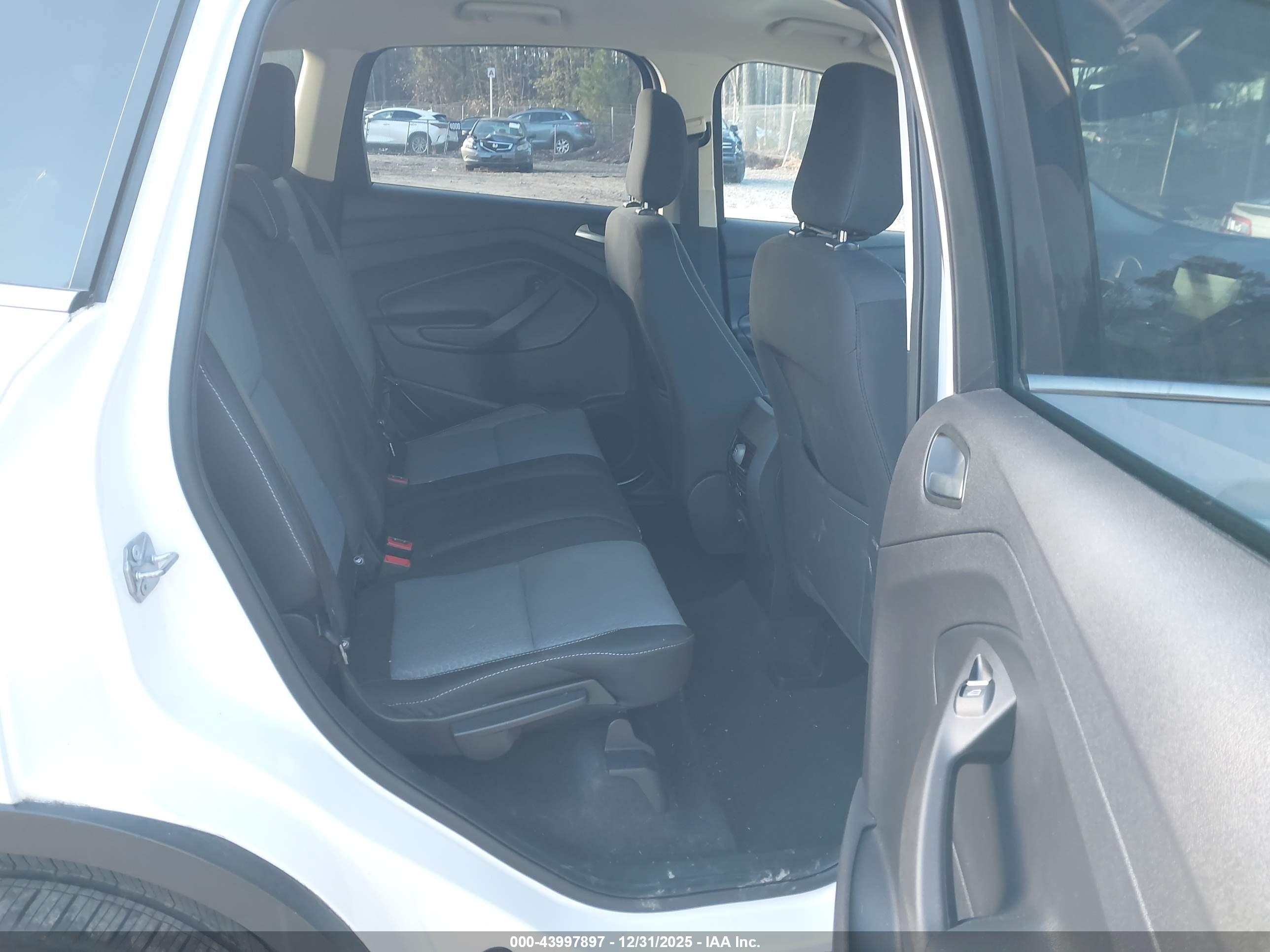 FORD ESCAPE image 8