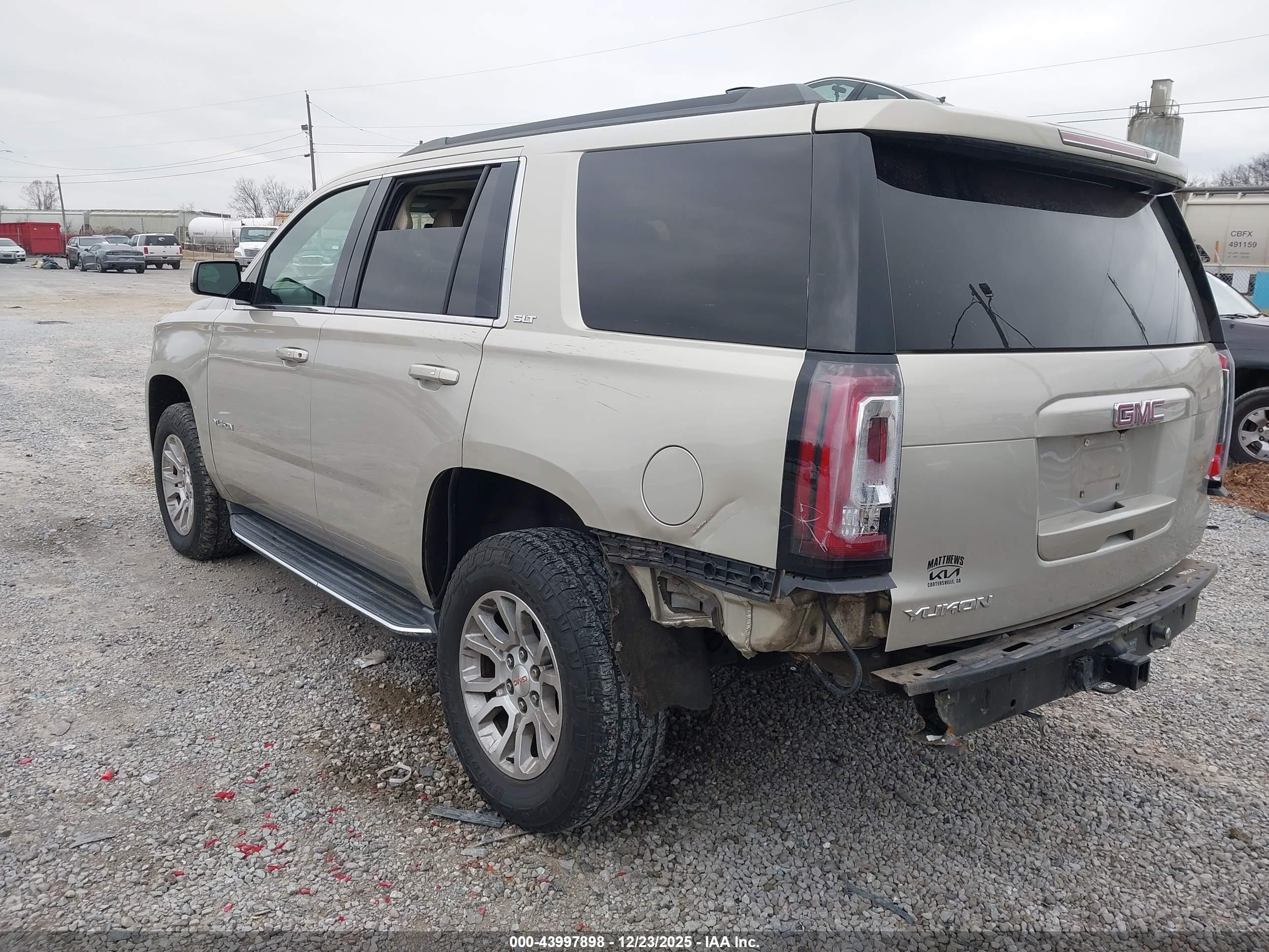 GMC YUKON image 3