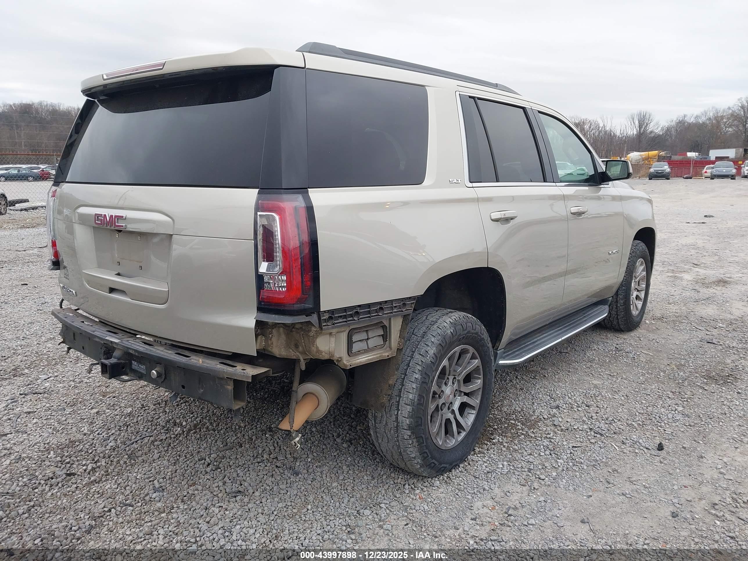 GMC YUKON image 4