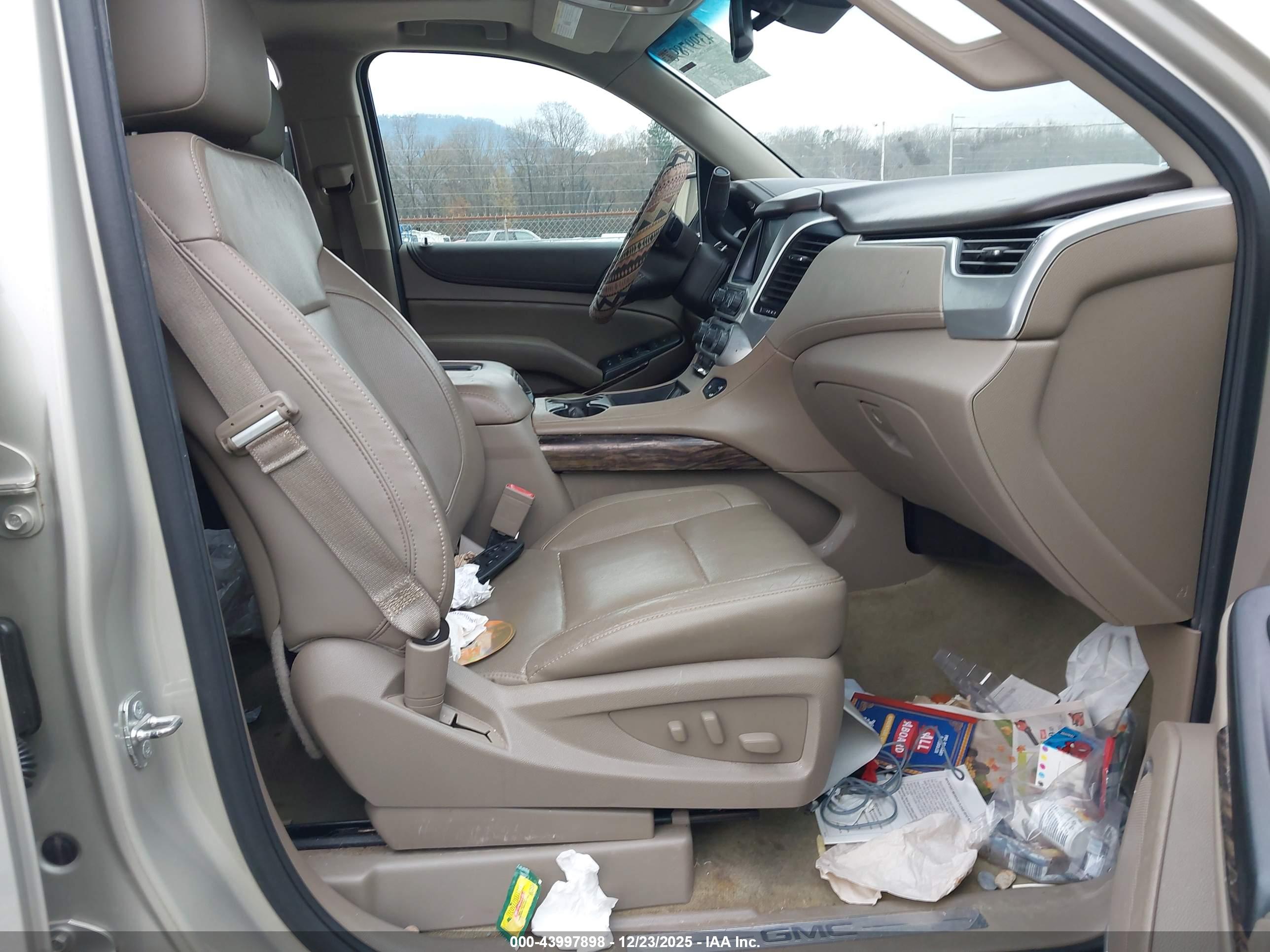 GMC YUKON image 5