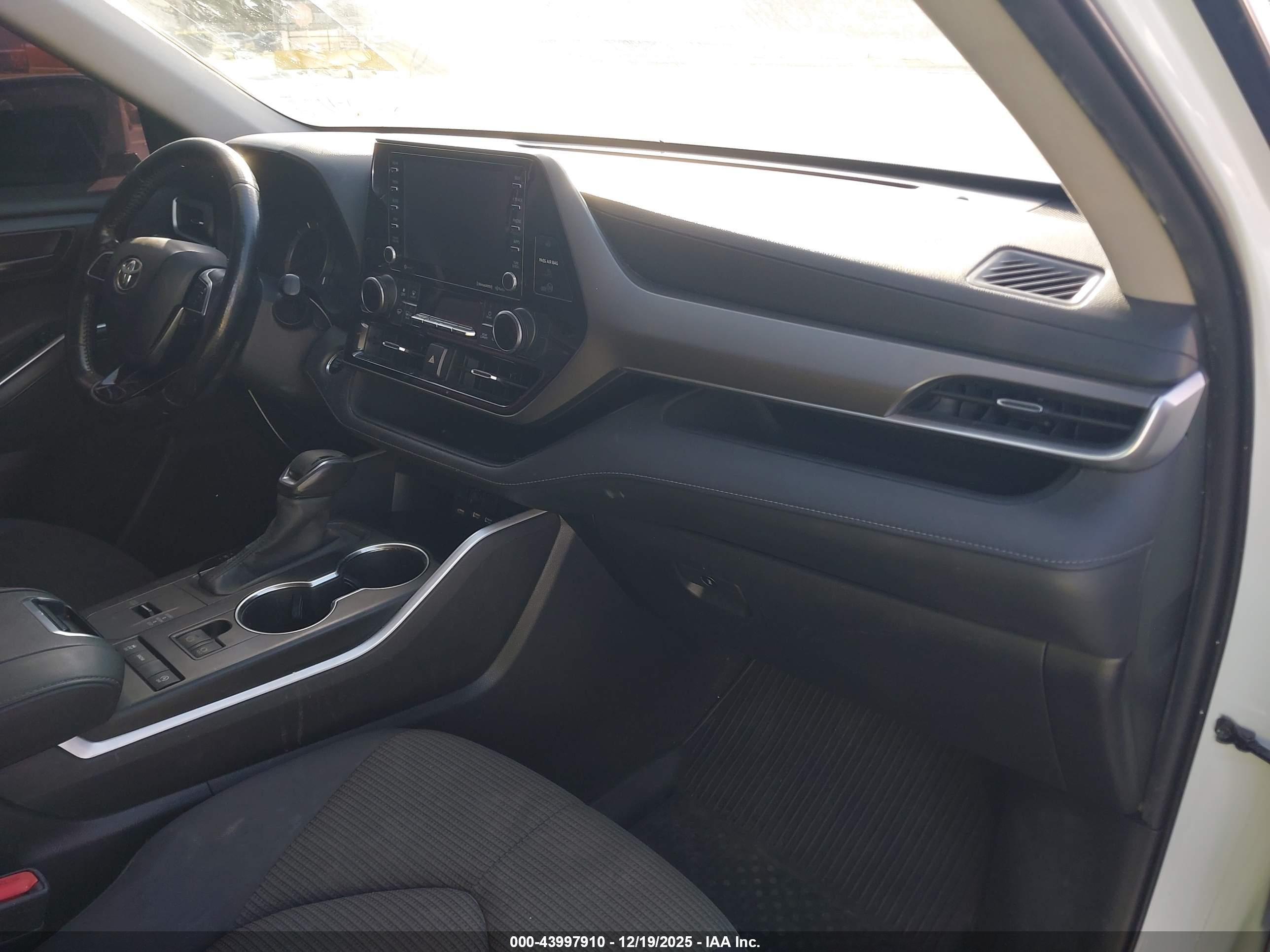 TOYOTA HIGHLANDER image 5