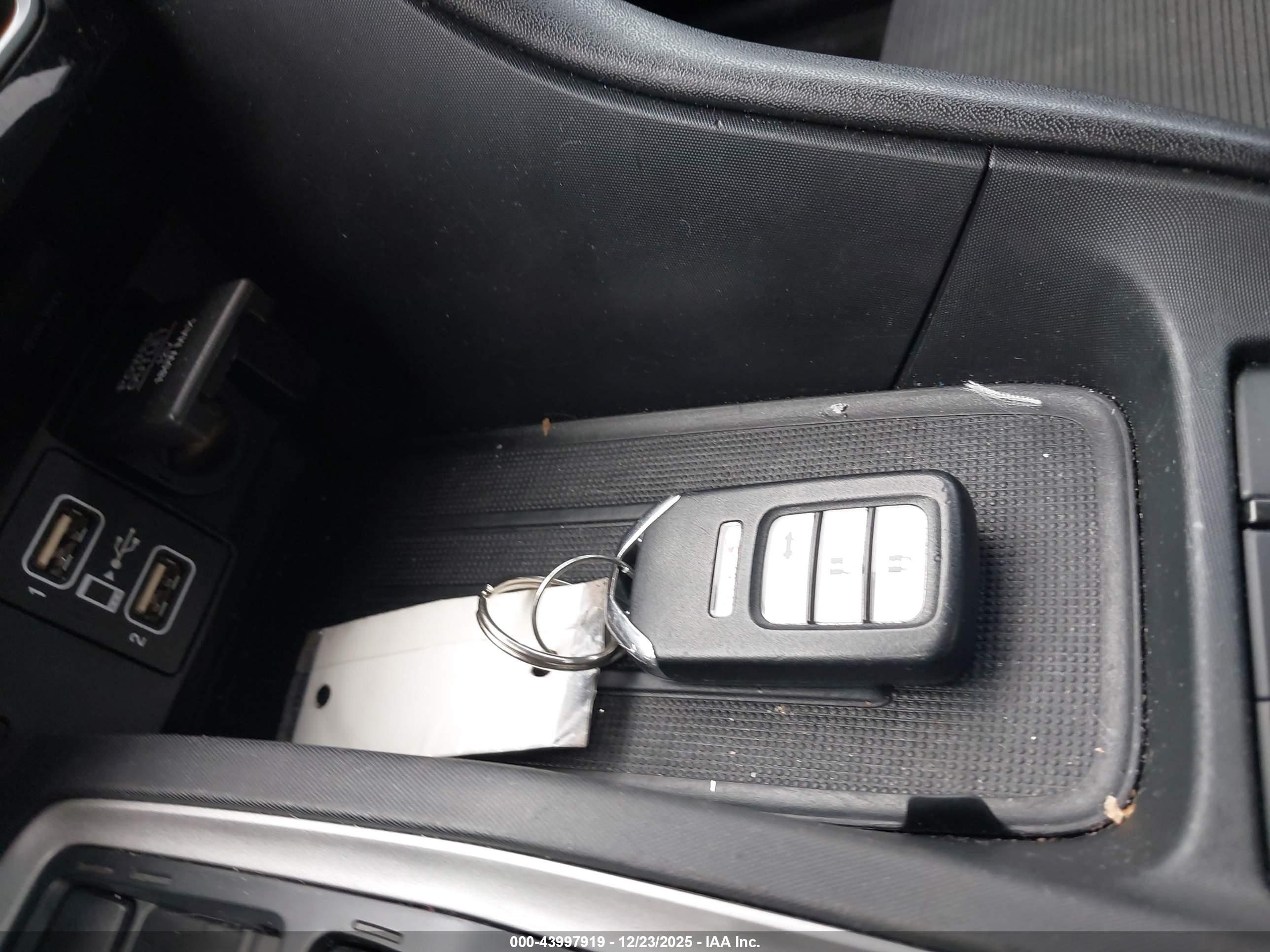 HONDA INSIGHT image 11