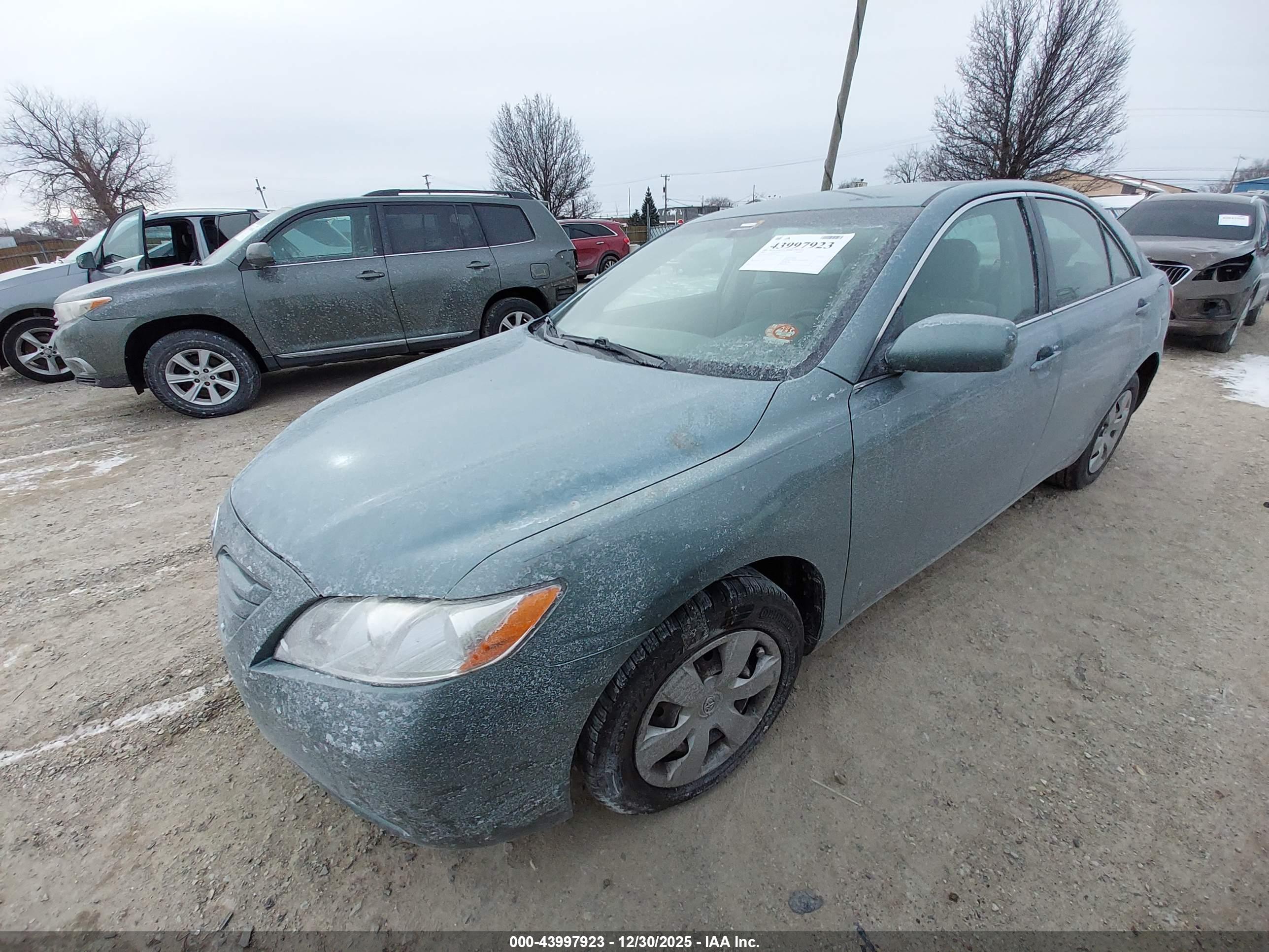TOYOTA CAMRY image 2