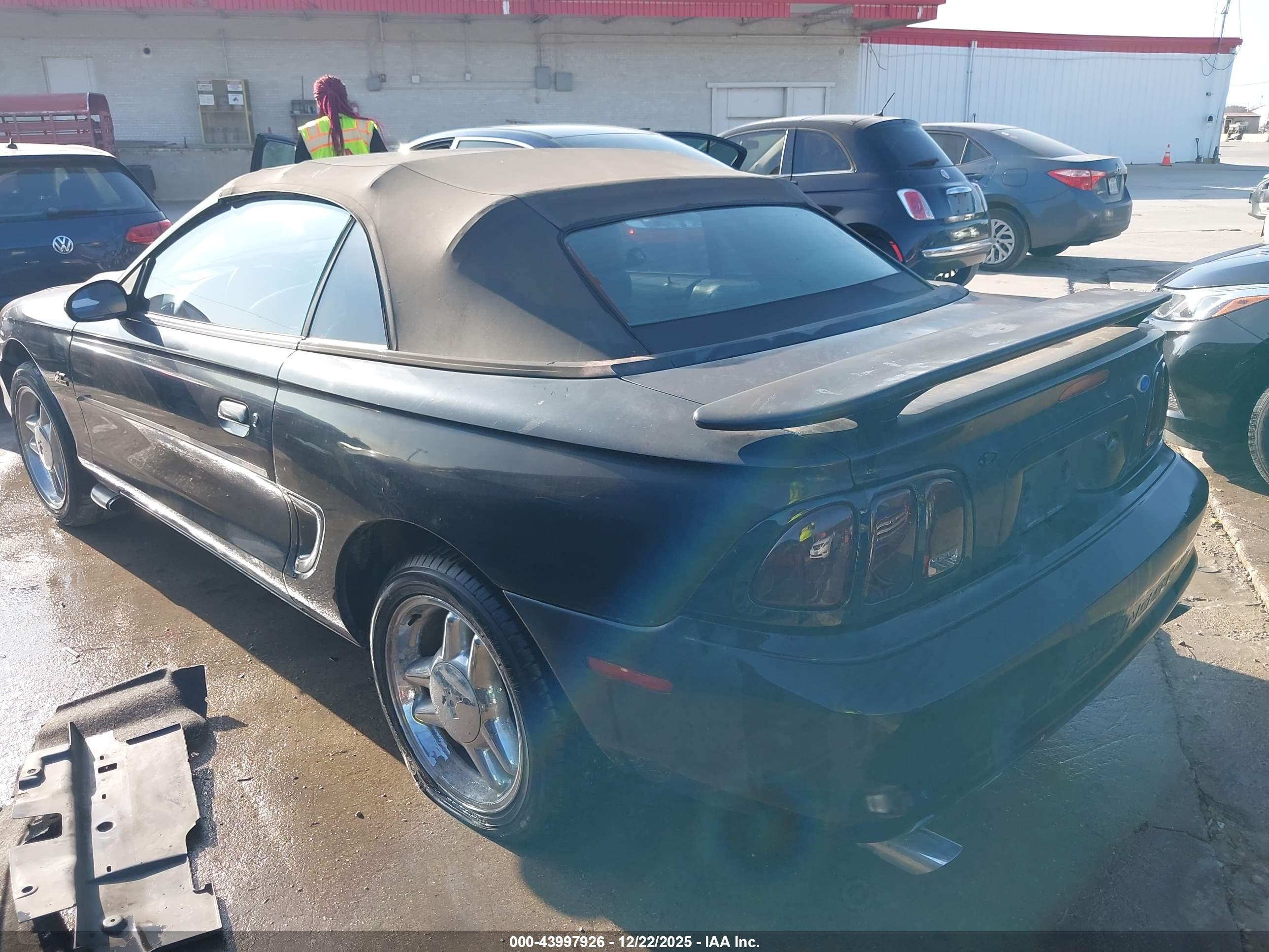 FORD MUSTANG image 3
