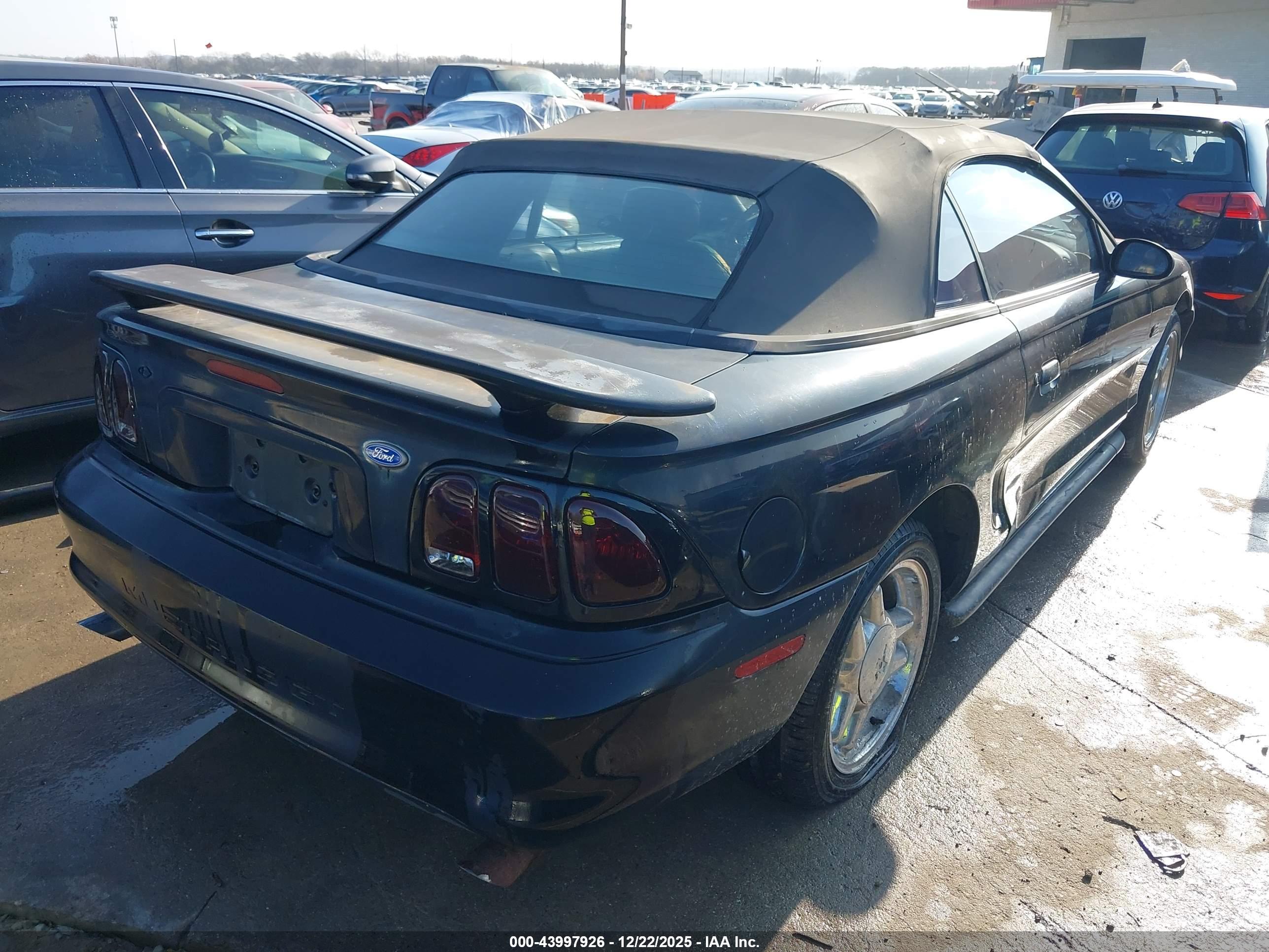 FORD MUSTANG image 4