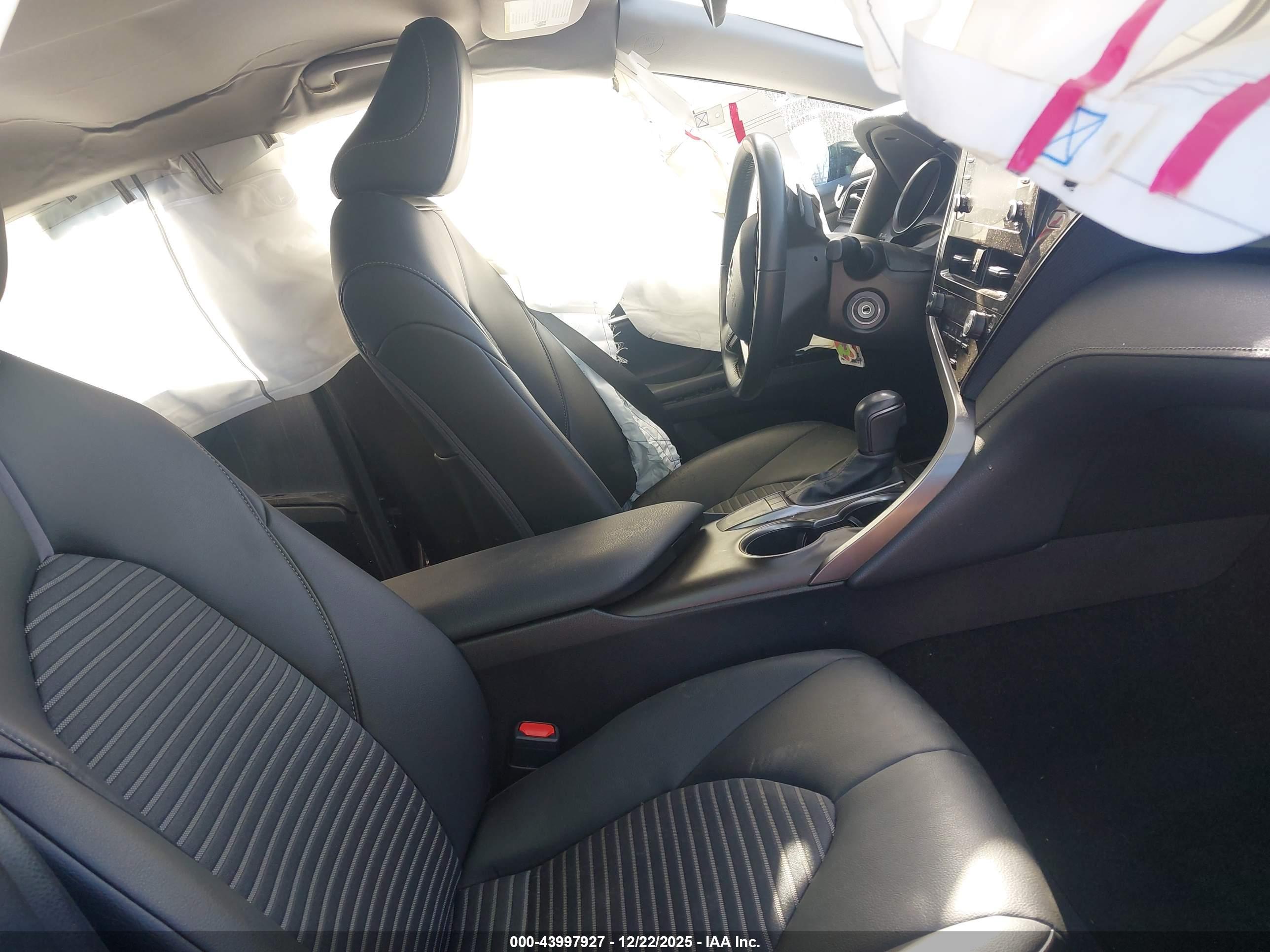 TOYOTA CAMRY image 5