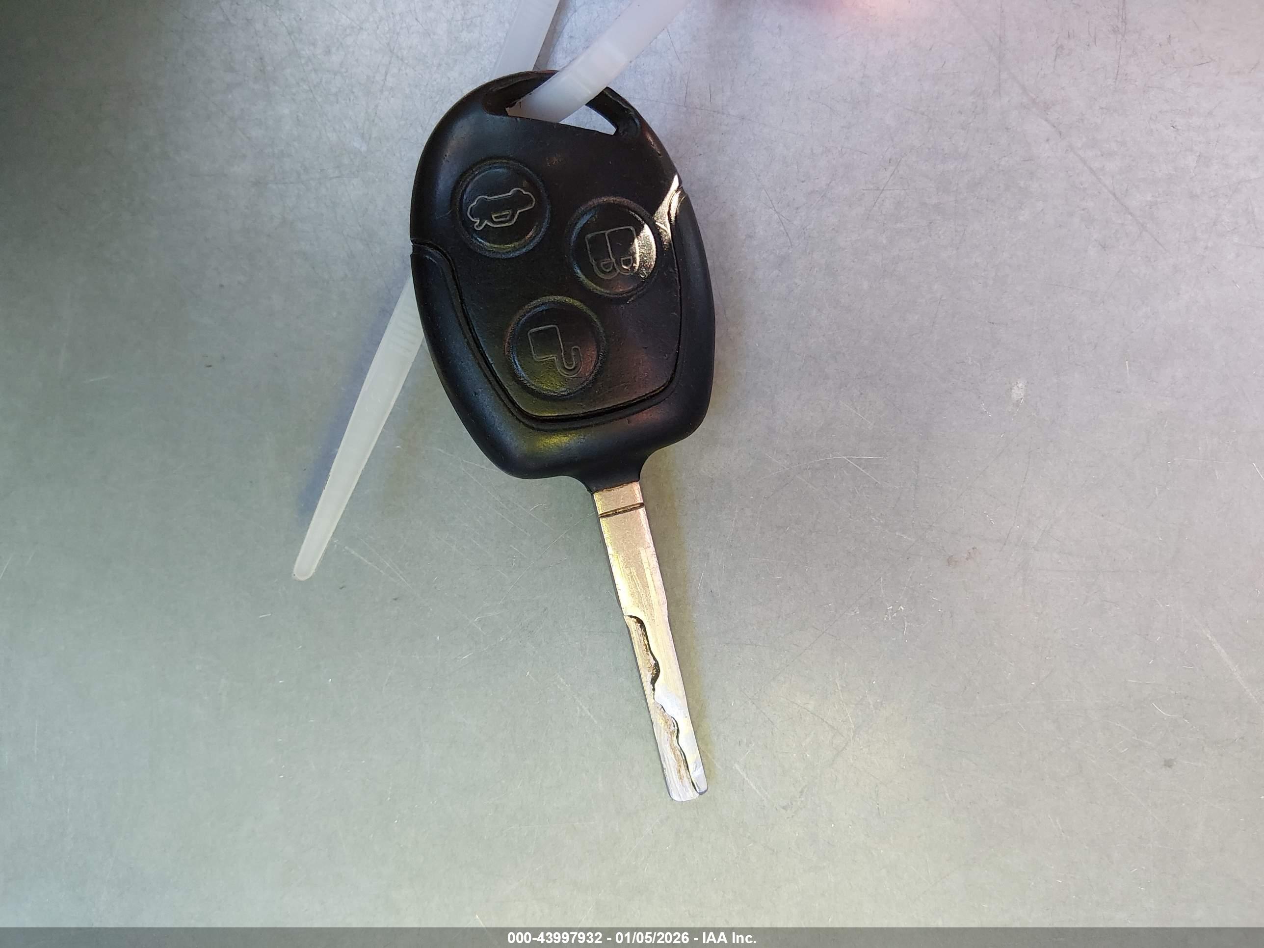FORD FIESTA image 11