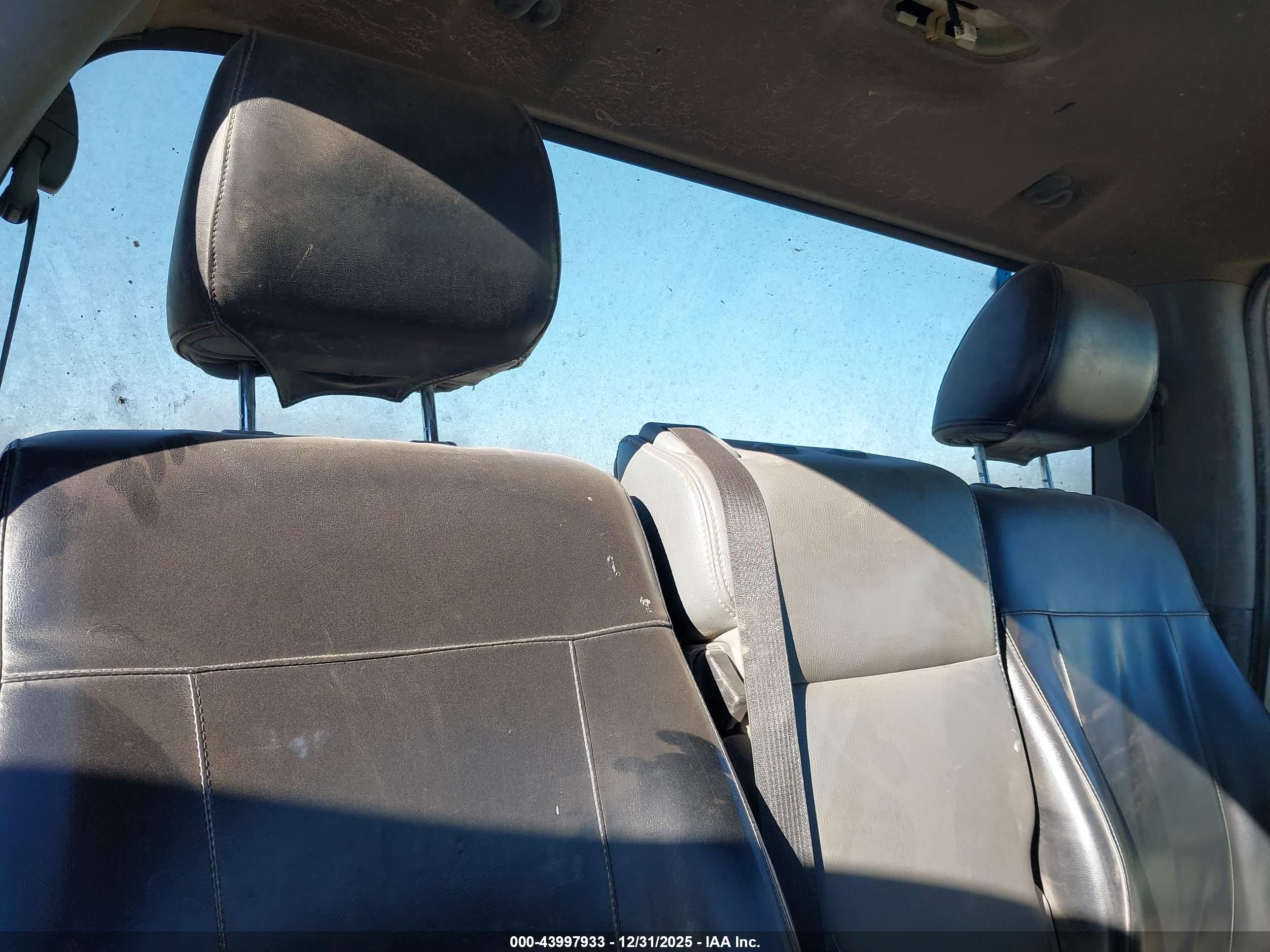 FORD F-350 image 8