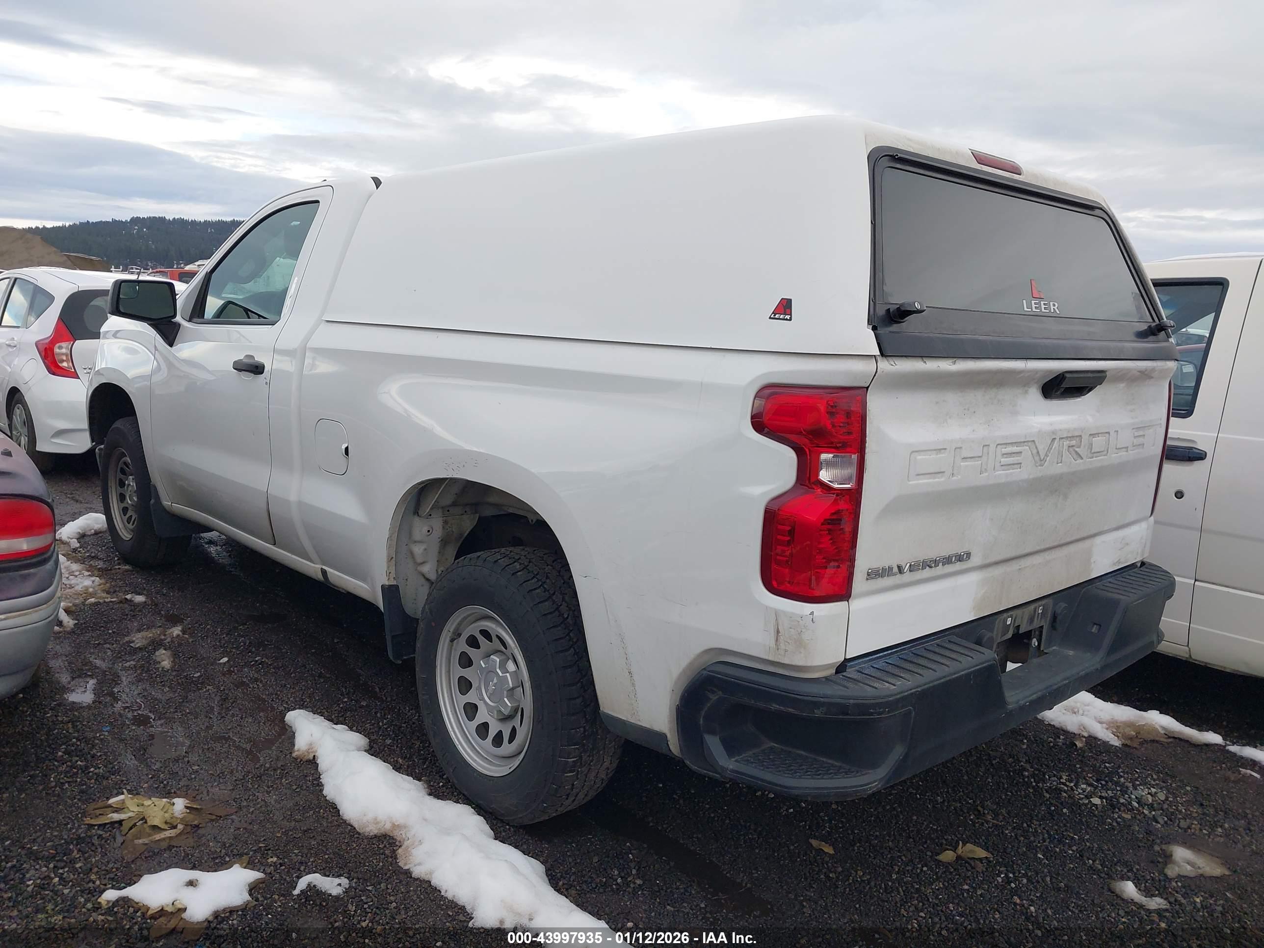 CHEVROLET SILVERADO image 3