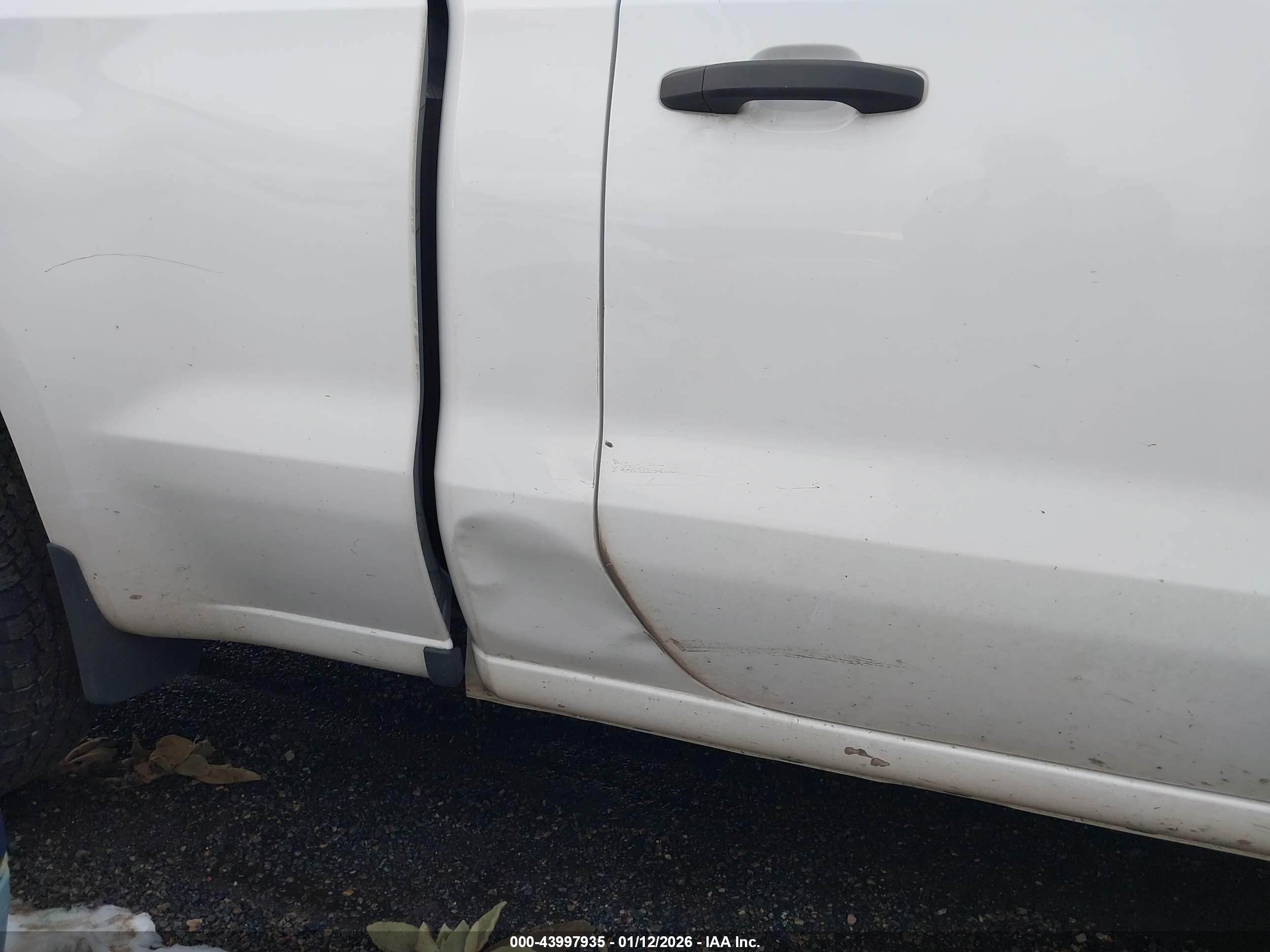CHEVROLET SILVERADO image 6