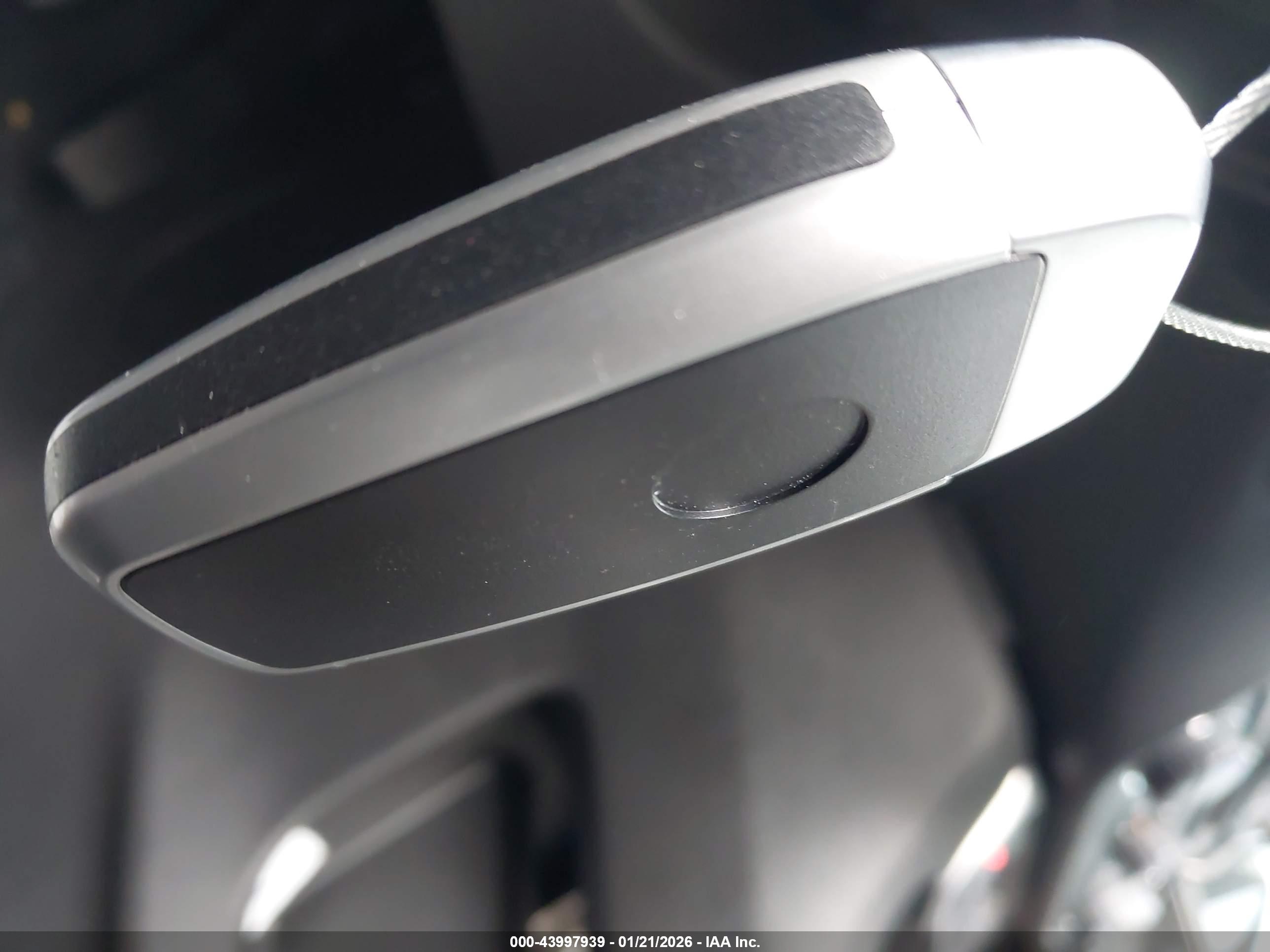 GMC TERRAIN image 11