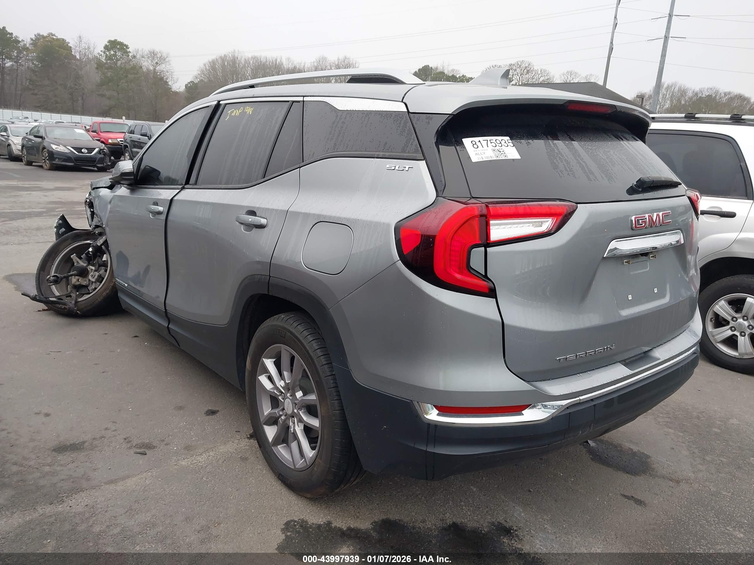 GMC TERRAIN image 3