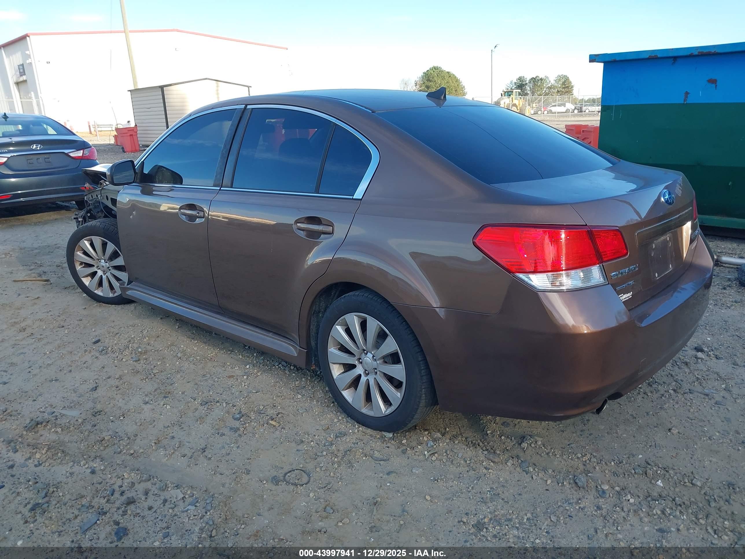SUBARU LEGACY image 3