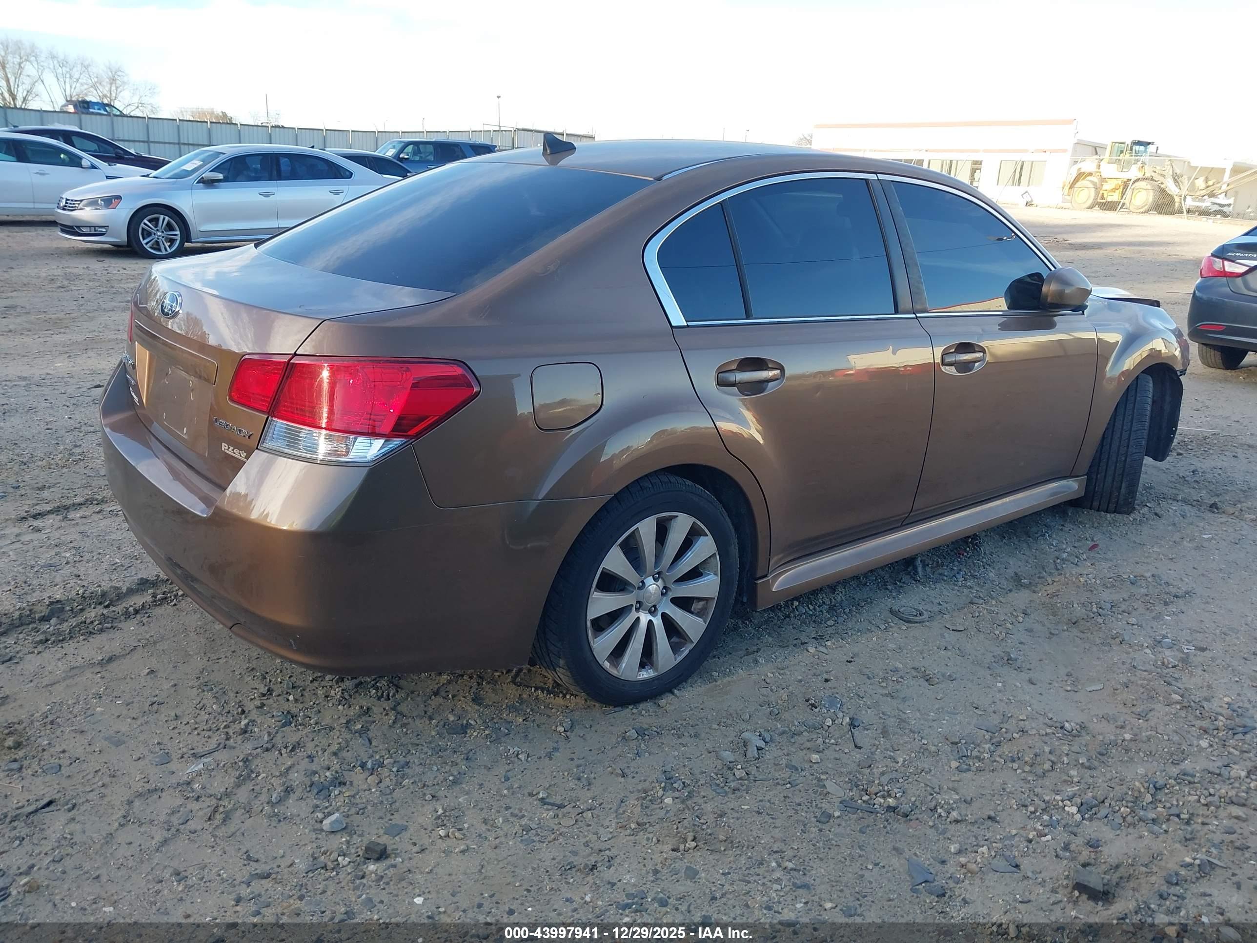 SUBARU LEGACY image 4