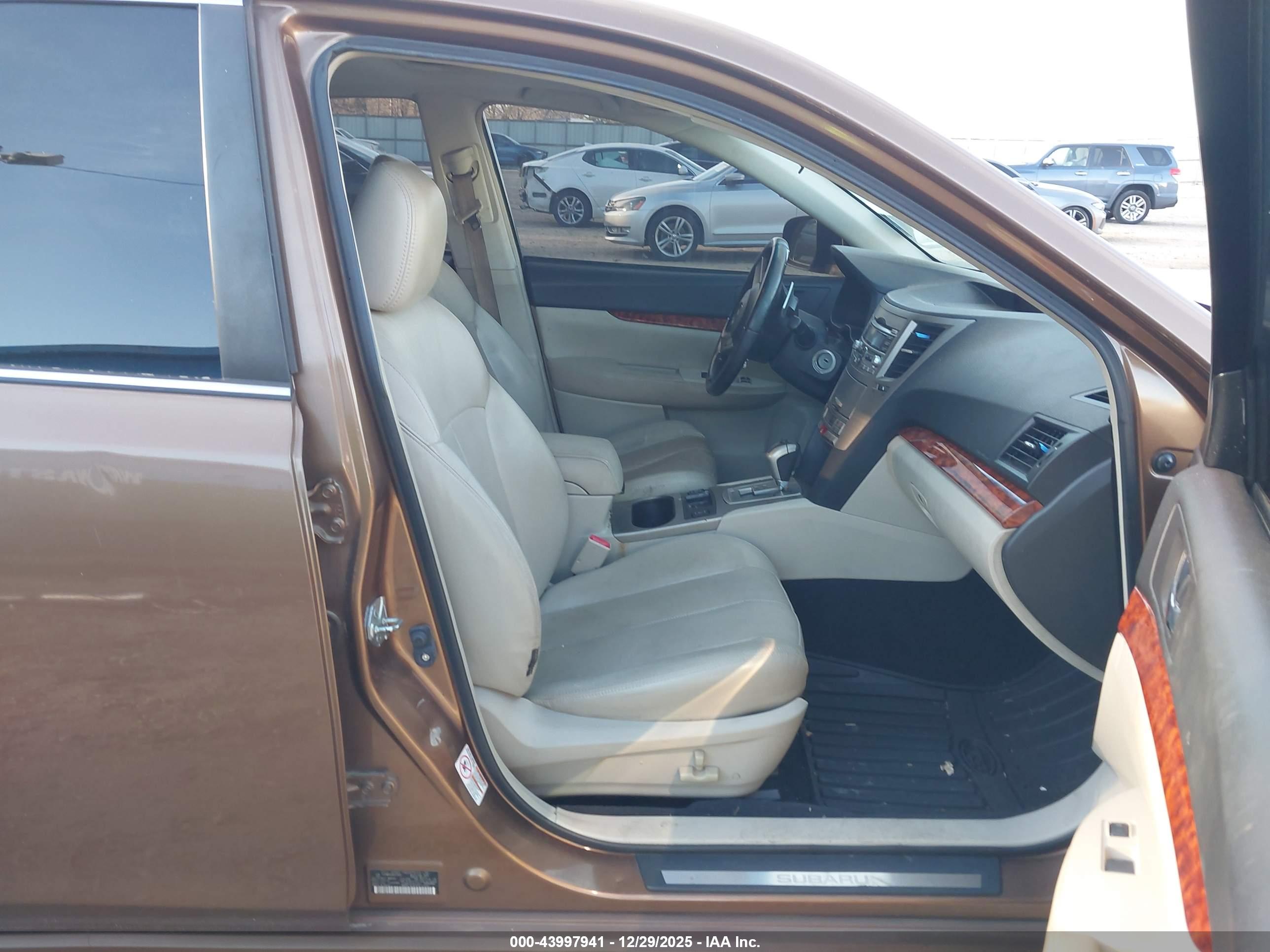 SUBARU LEGACY image 5