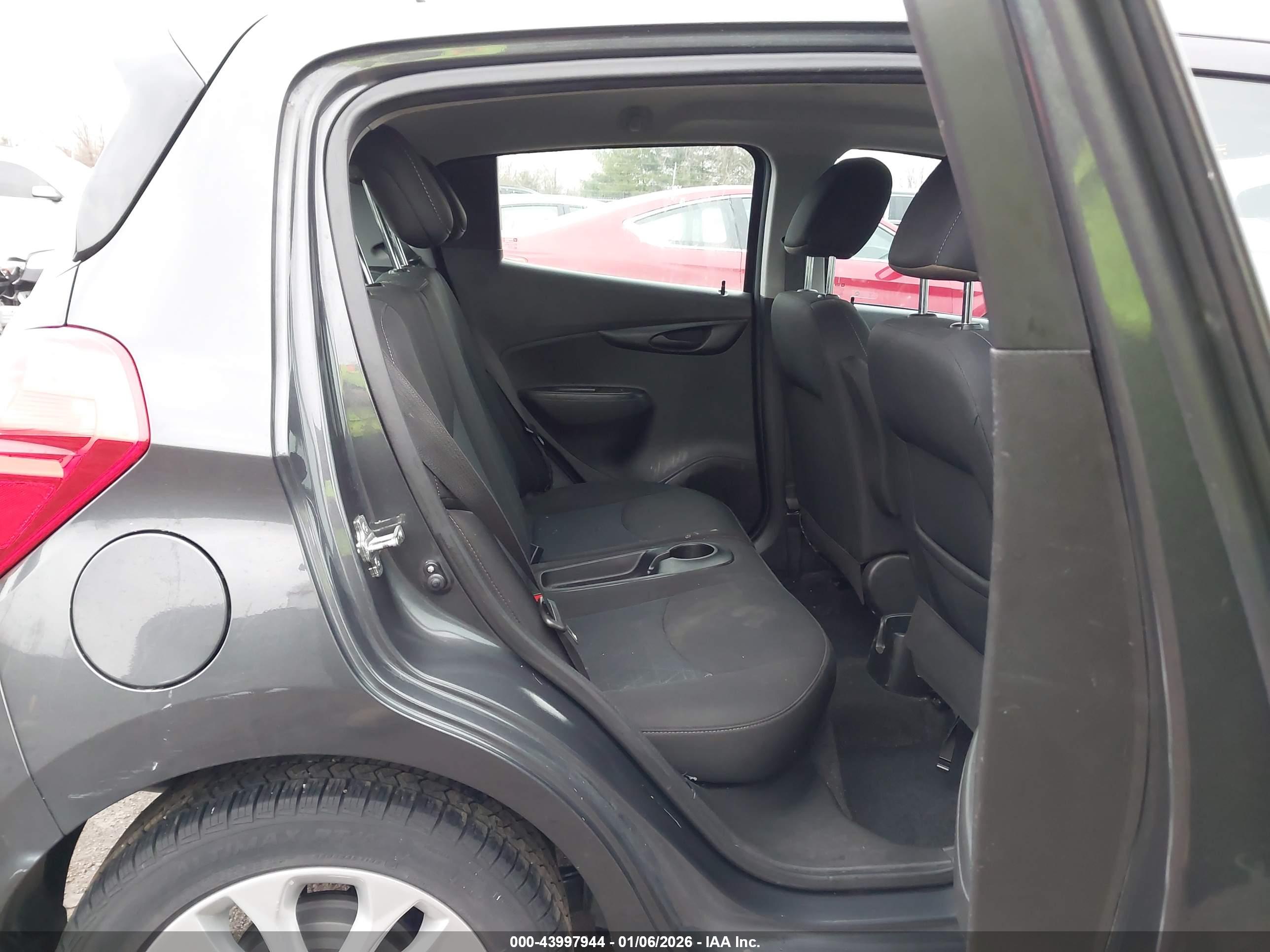 CHEVROLET SPARK image 8